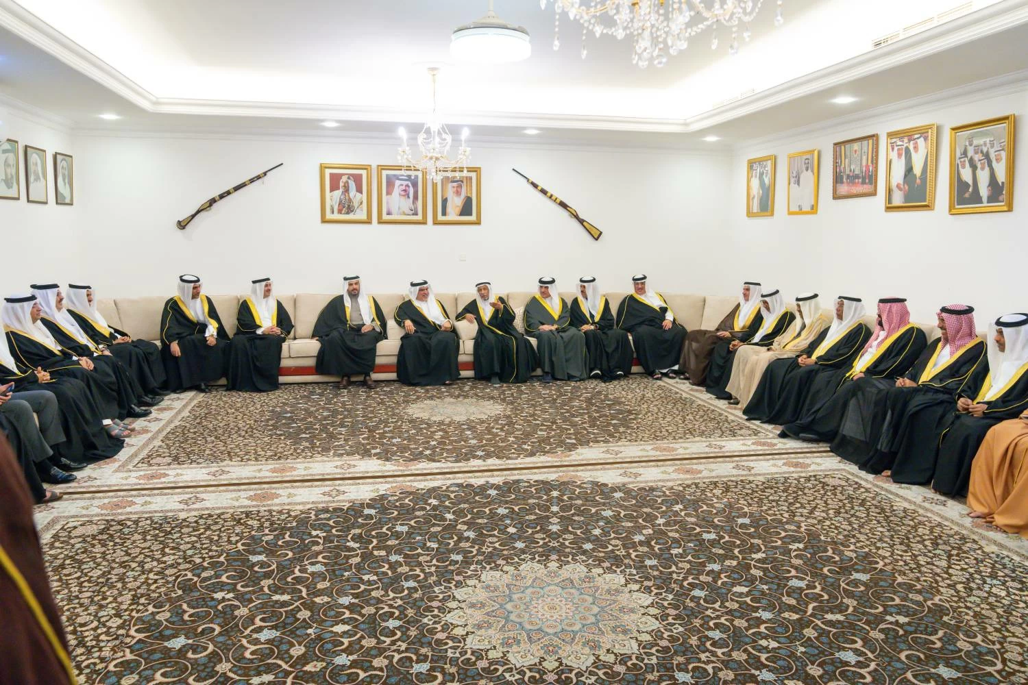 نائب جلالة الملك ولي العهد يزور عدداً من المجالس الرمضانية