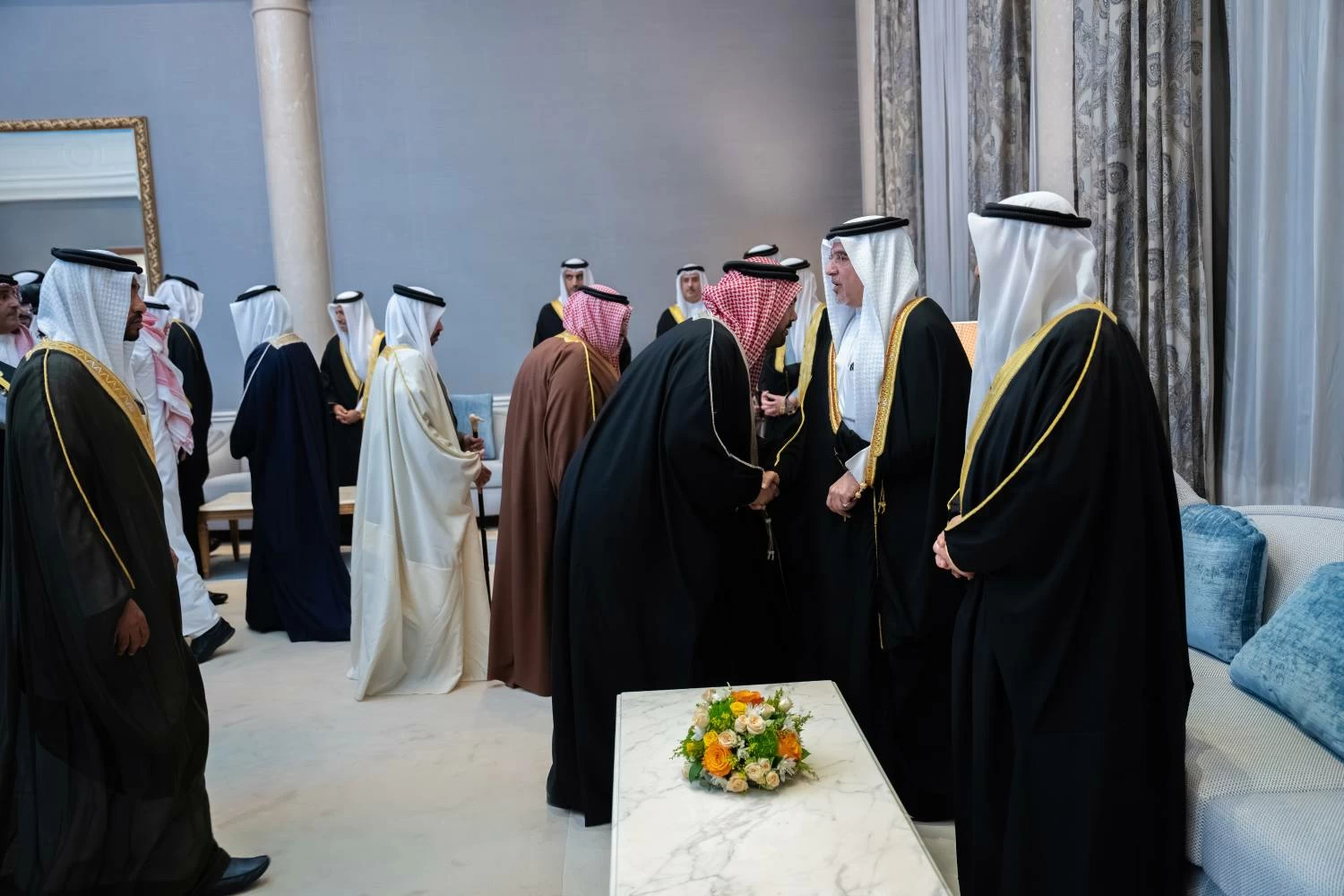 نائب جلالة الملك ولي العهد يزور عدداً من المجالس الرمضانية