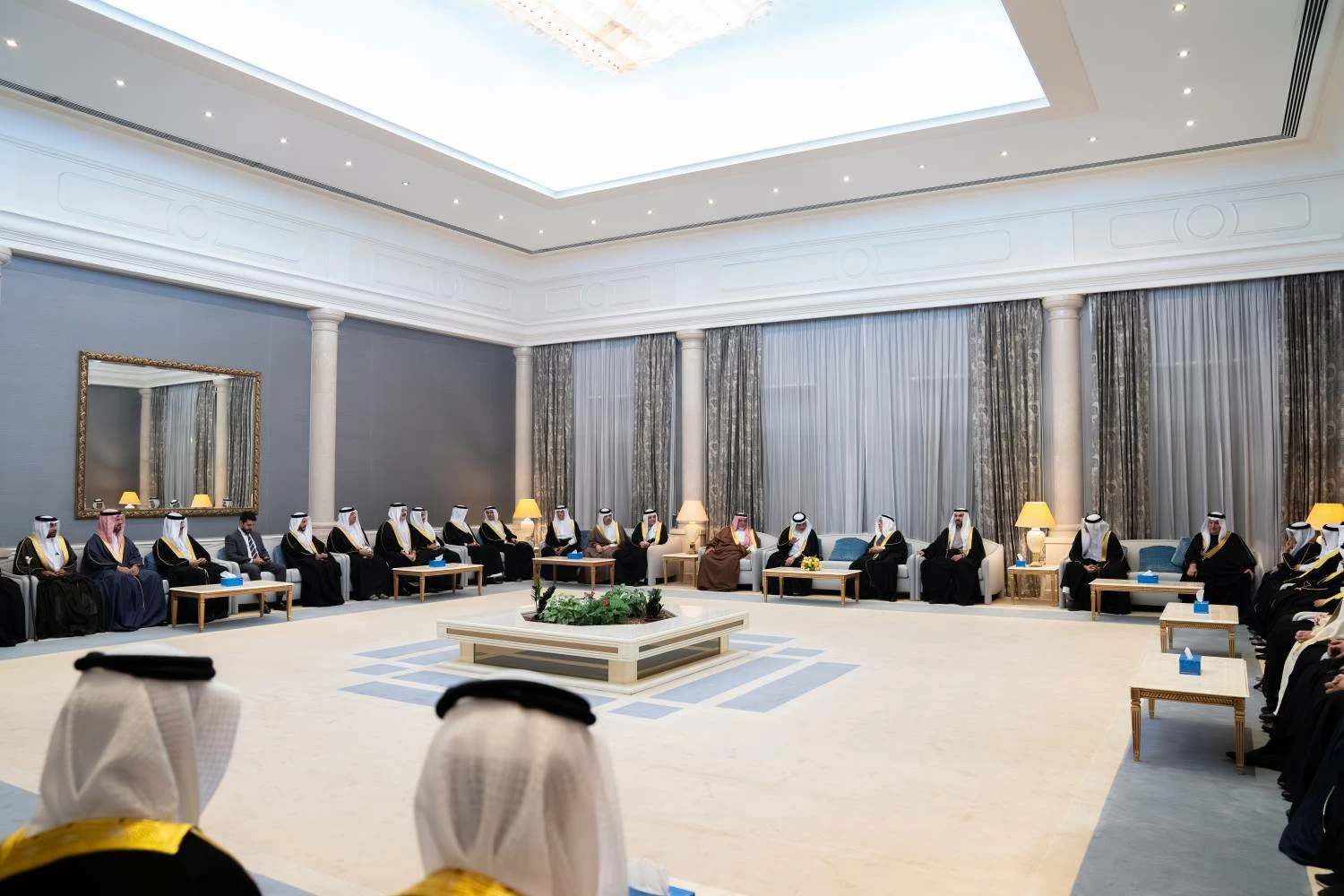 نائب جلالة الملك ولي العهد يزور عدداً من المجالس الرمضانية