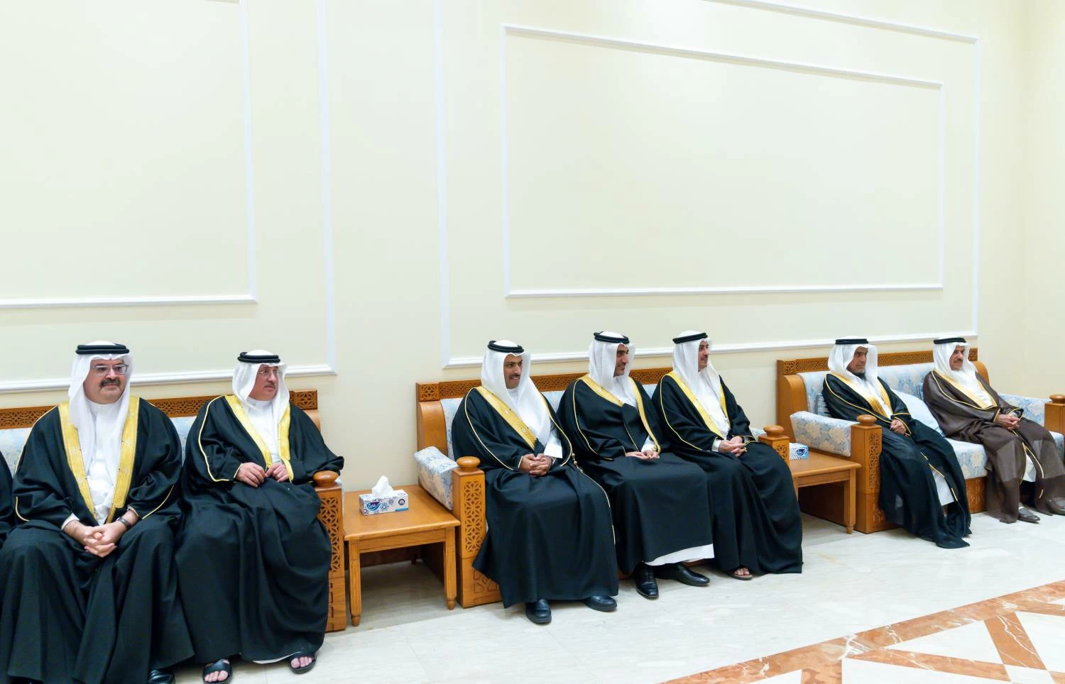 نائب جلالة الملك ولي العهد يزور عدداً من المجالس الرمضانية