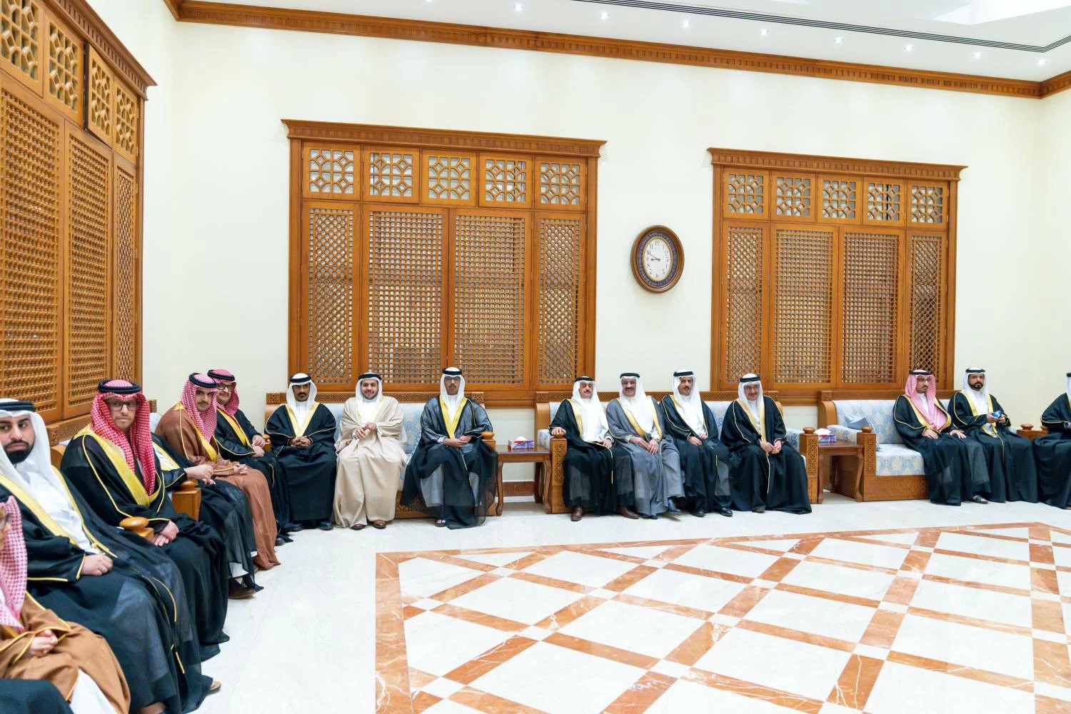 نائب جلالة الملك ولي العهد يزور عدداً من المجالس الرمضانية