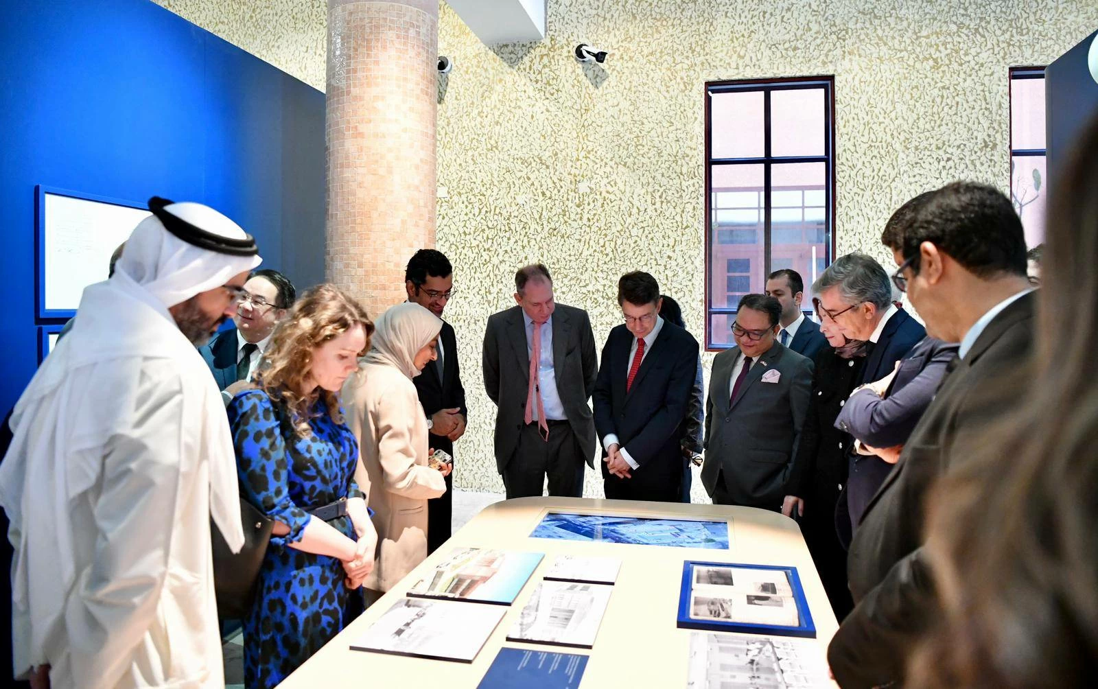 وزير شؤون البلديات والزراعة يستضيف سفراء الدول الصديقة في مملكة البحرين لزيارة مبنى بلدية المنامة والمعرض البلدي