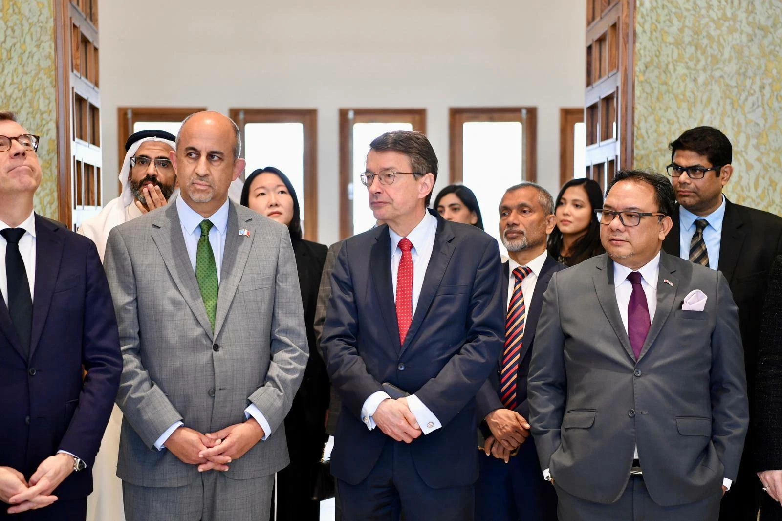 وزير شؤون البلديات والزراعة يستضيف سفراء الدول الصديقة في مملكة البحرين لزيارة مبنى بلدية المنامة والمعرض البلدي