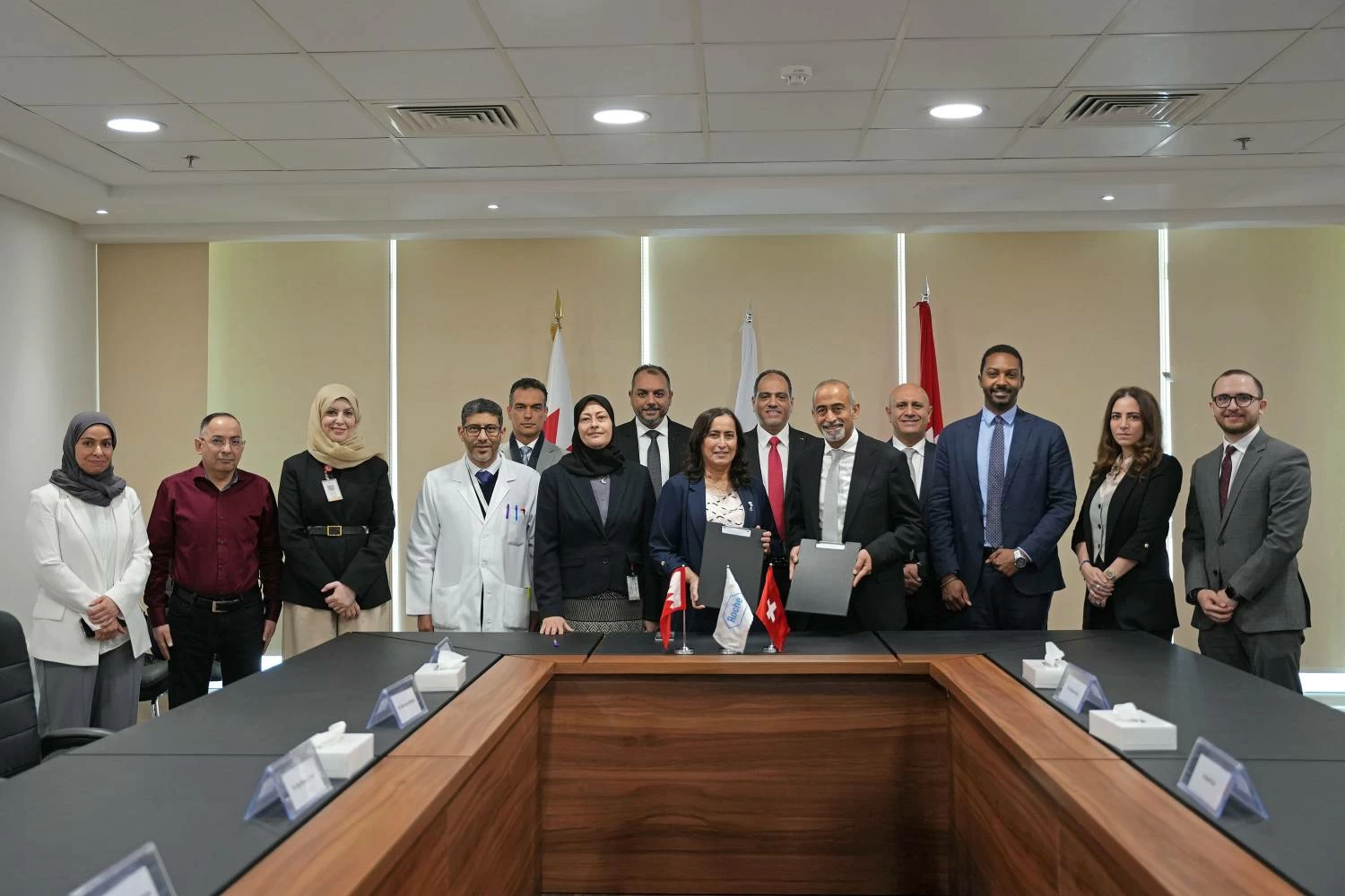 المستشفيات الحكومية وشركة &ldquo;روش&rdquo; المحدودة توقعان مذكرة تفاهم لتعزيز التعاون في عدد من التخصصات الطبية