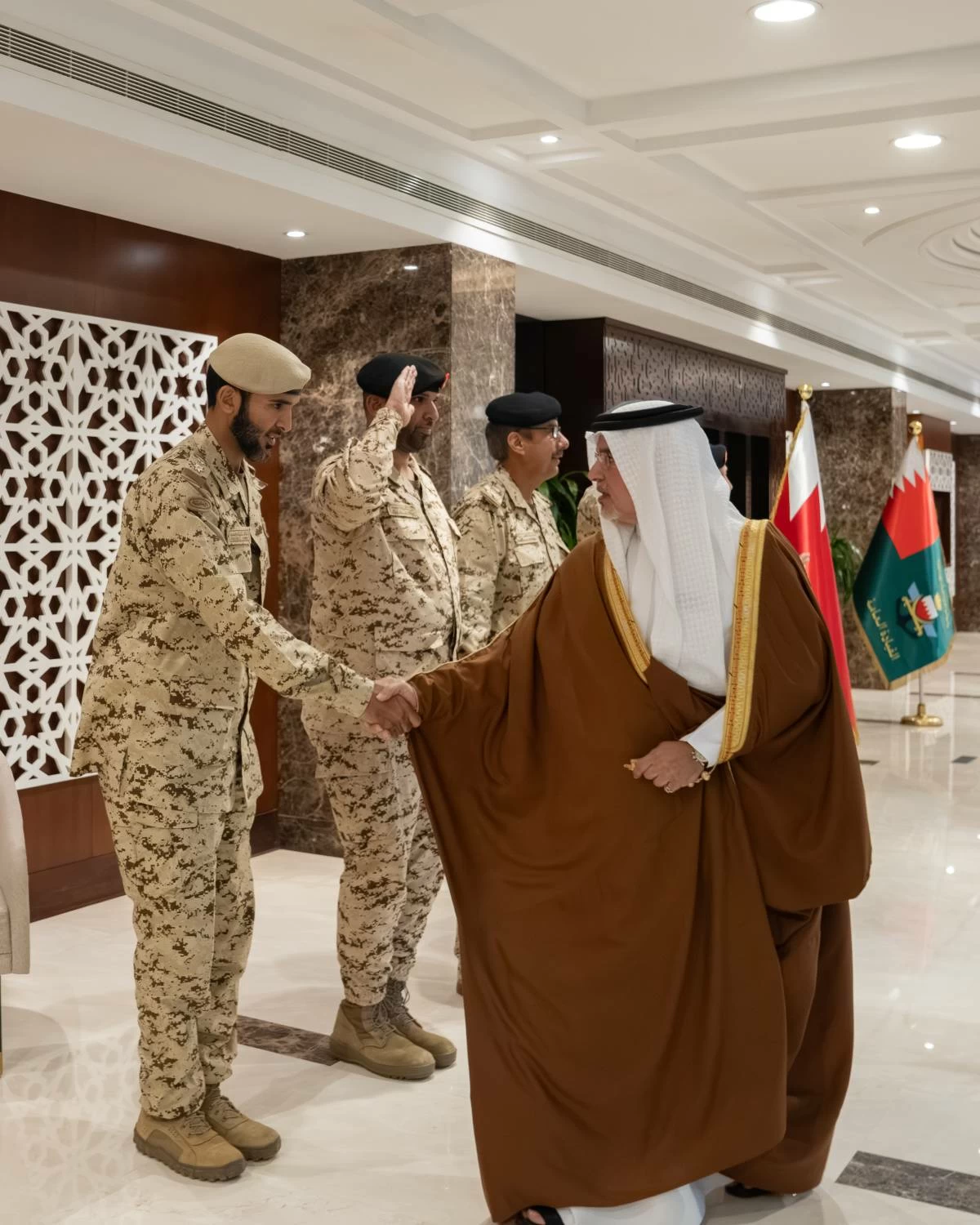 نائب الملك ولي العهد يؤكد اعتزازه بالجهود الوطنية الصادقة التي يبذلها منتسبو قوة دفاع