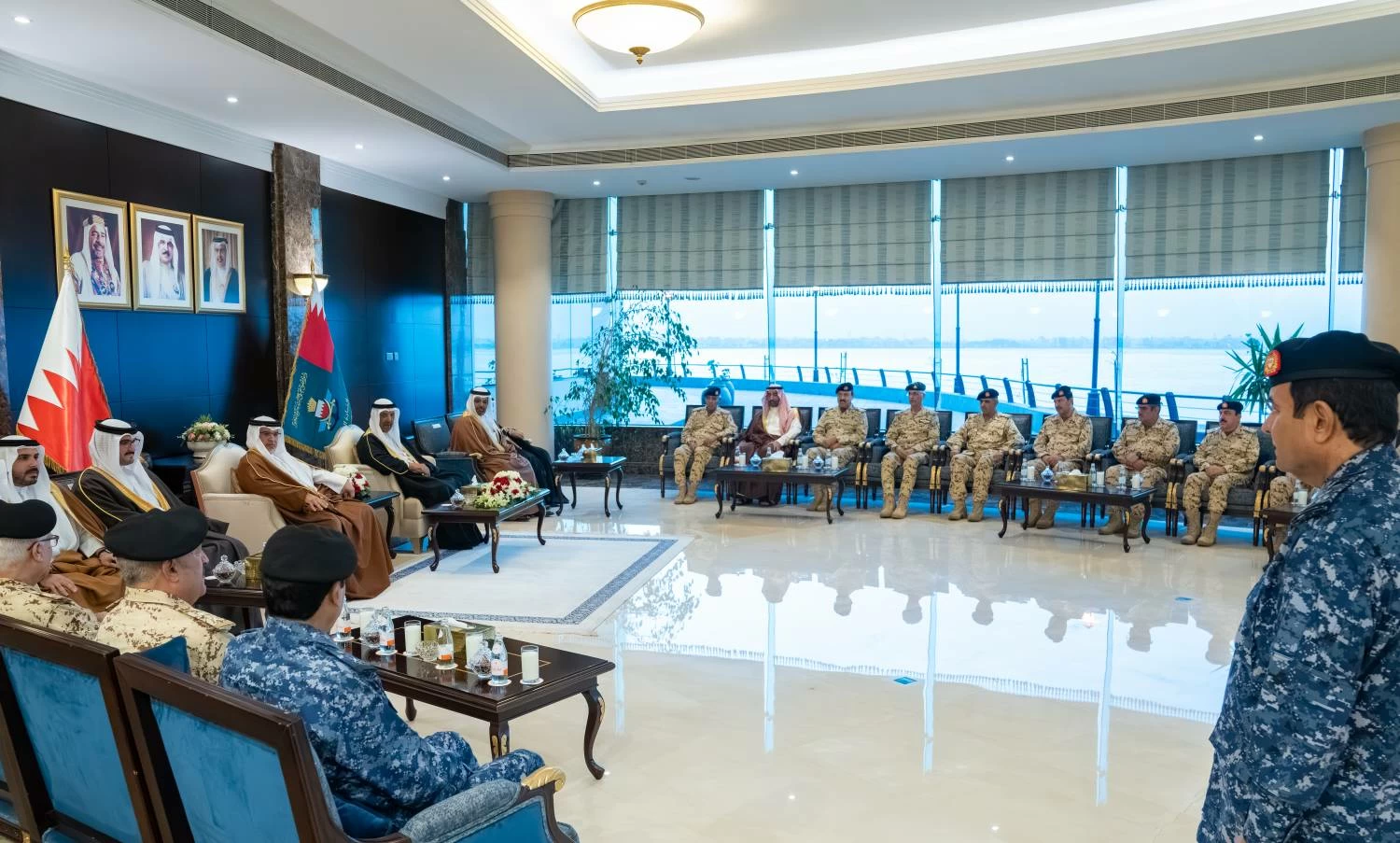 نائب الملك ولي العهد يؤكد اعتزازه بالجهود الوطنية الصادقة التي يبذلها منتسبو قوة دفاع