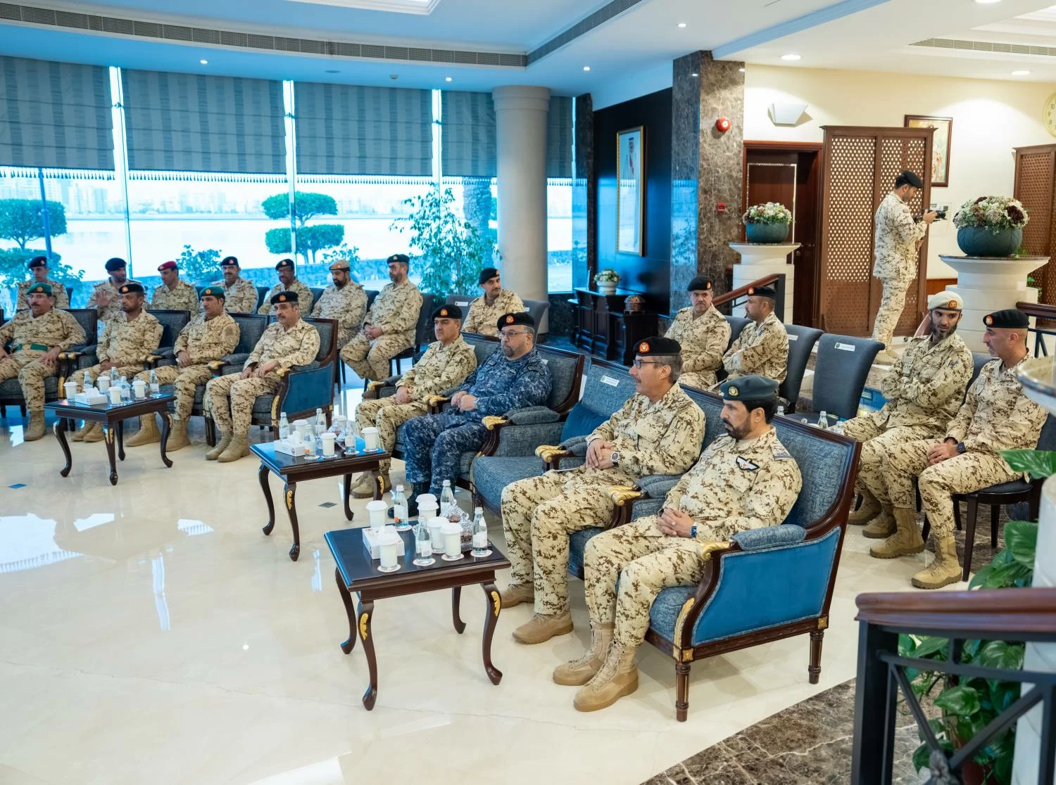 نائب الملك ولي العهد يؤكد اعتزازه بالجهود الوطنية الصادقة التي يبذلها منتسبو قوة دفاع