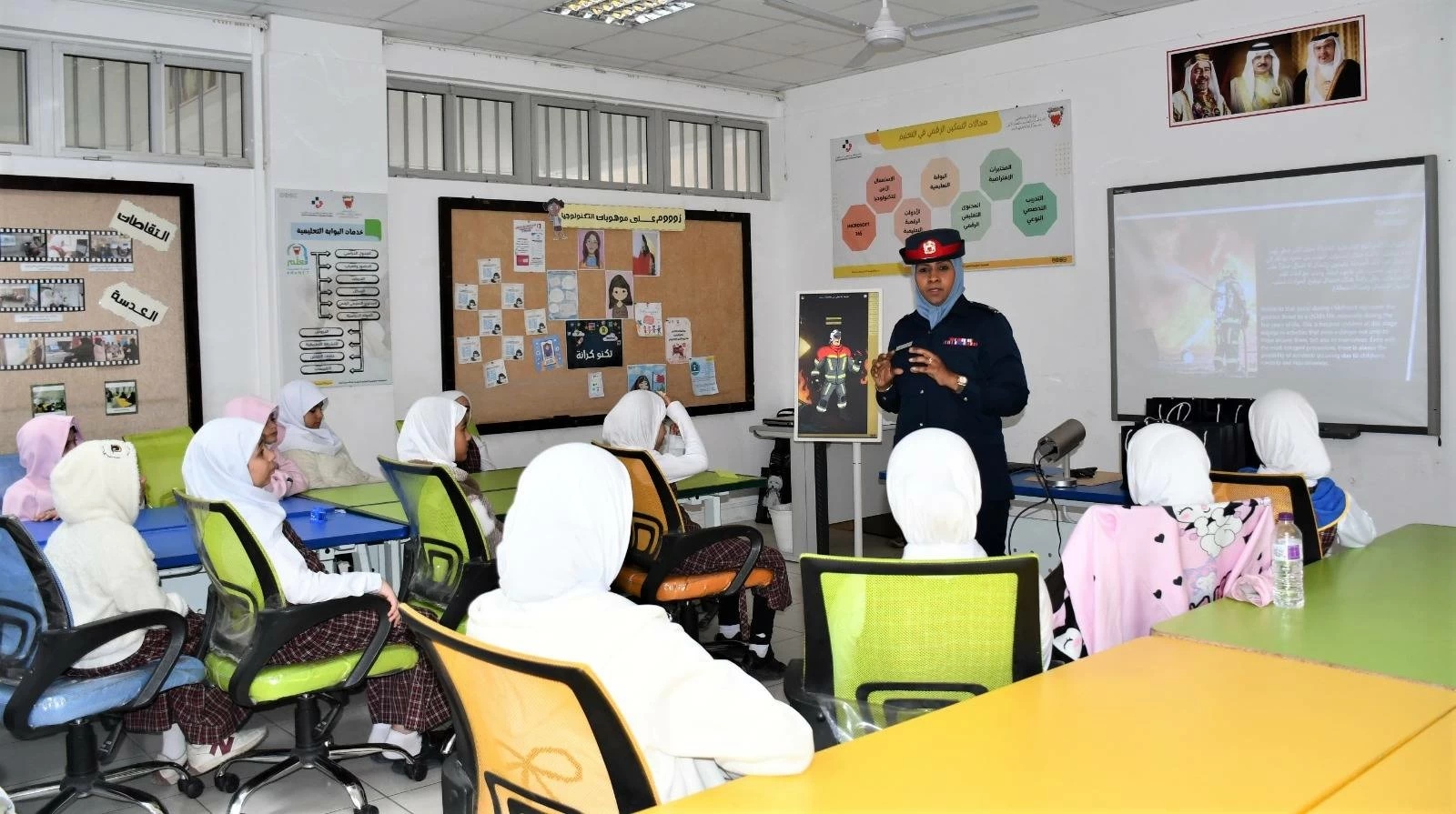 &laquo;الدفاع المدني&raquo; تنظم محاضرات وتطبيقات عملية في مجال السلامة العامة