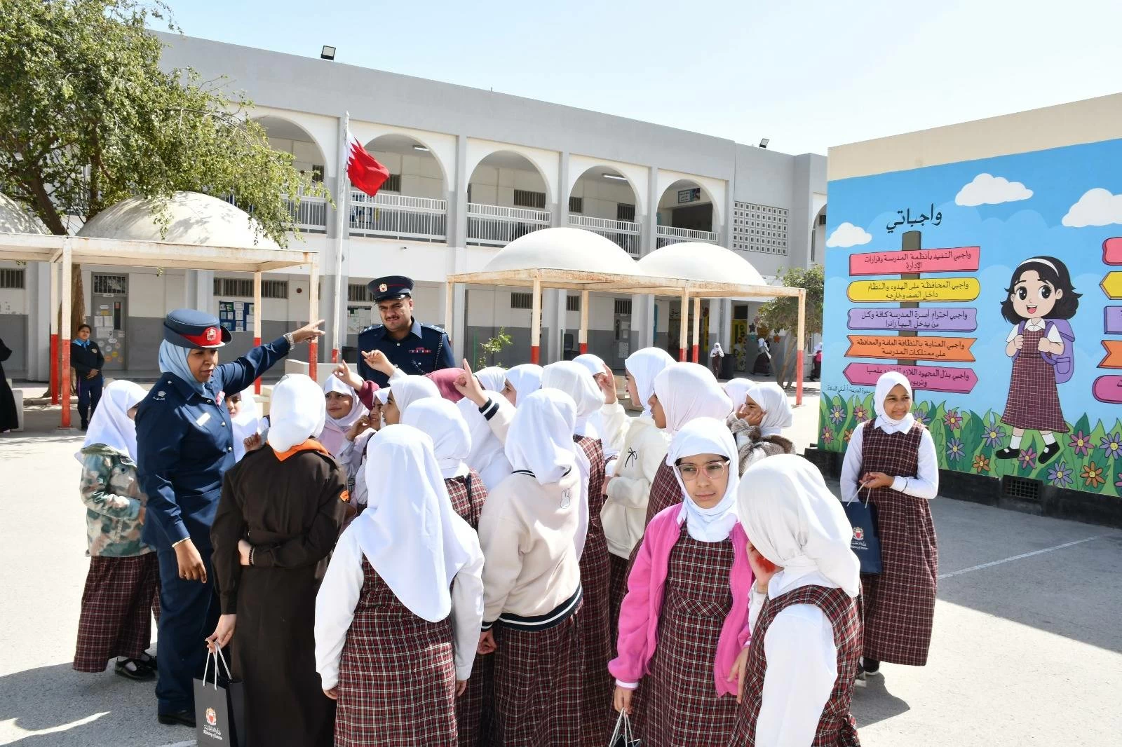 &laquo;الدفاع المدني&raquo; تنظم محاضرات وتطبيقات عملية في مجال السلامة العامة