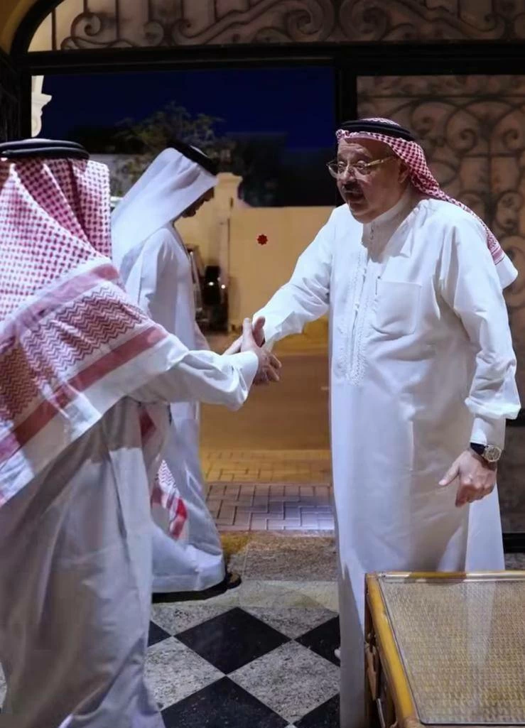 &laquo;الوطن&raquo; تزور مجلس نواف آل خليفة: عادة بحرينية حميدة سنحافظ عليها