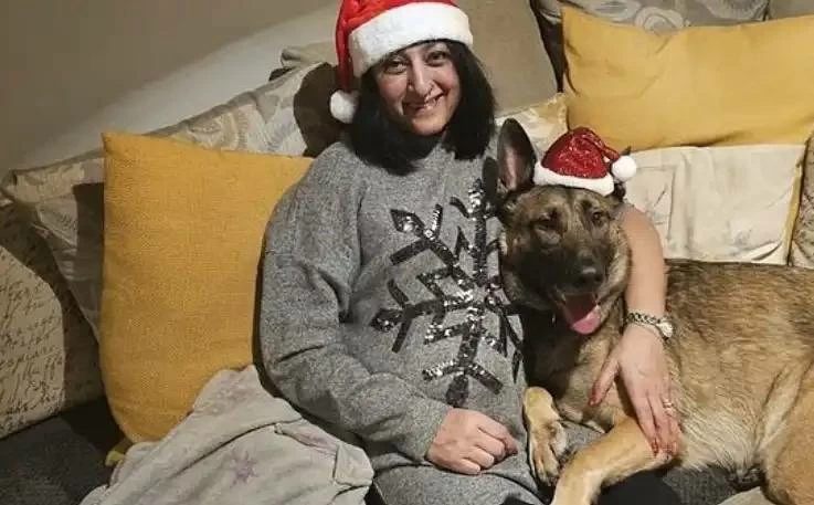 بسبب &laquo;لعقة كلب&raquo;.. امرأة تفقد أطرافها بتسمم نادر (صور)