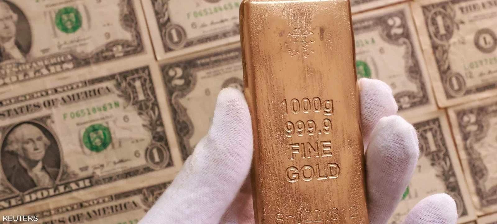 مخاوف تجارية عالمية ترفع الذهب وتضغط على الدولار