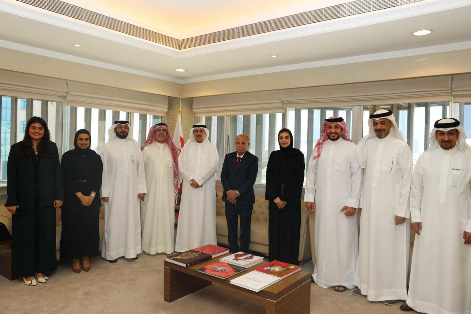 وزير العدل والشؤون الإسلامية والأوقاف يستقبل رئيس وأعضاء جمعية المحامين البحرينية