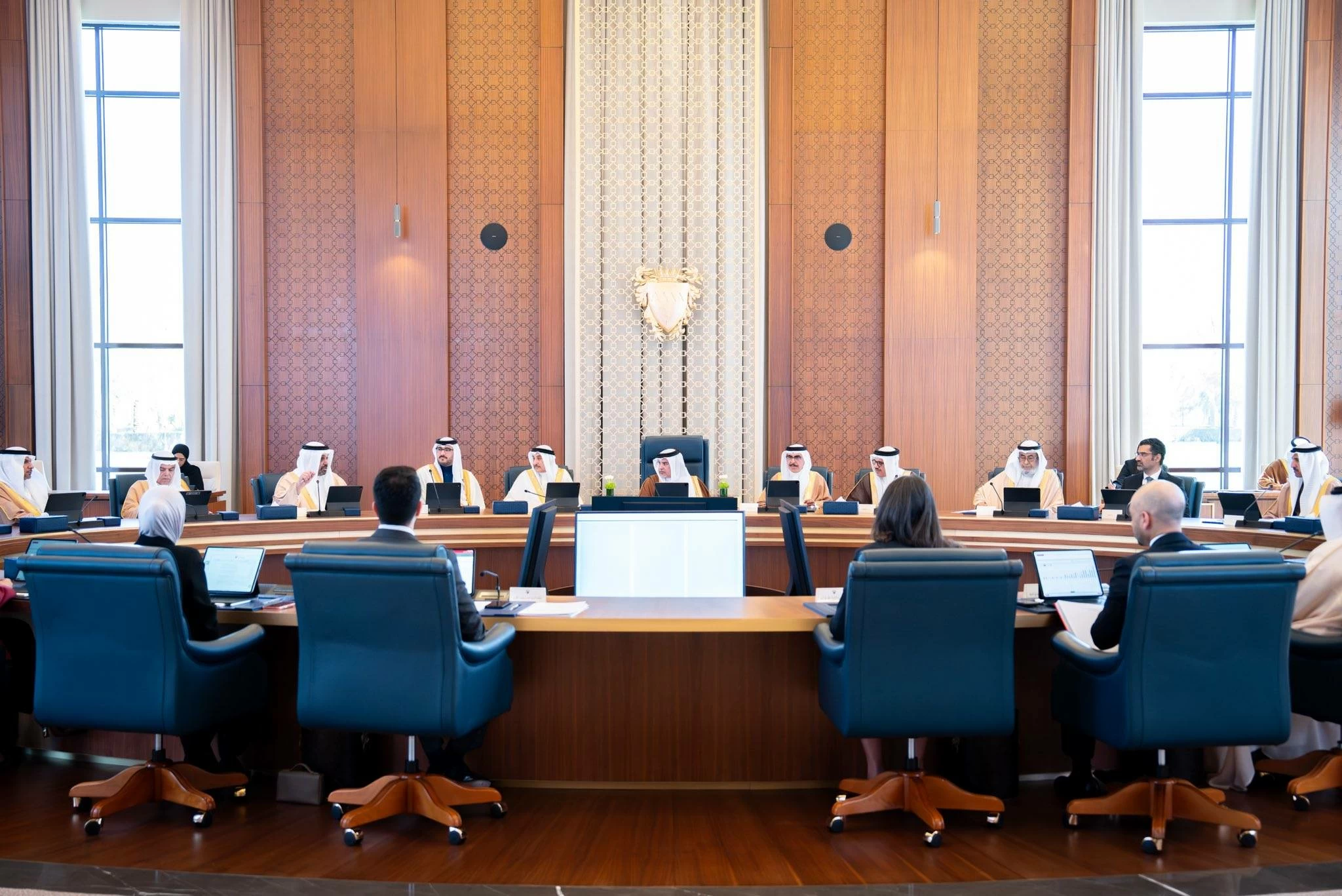 مجلس الوزراء يؤكد سيادة الكويت على مناطقها البحرية ومرتفعاتها المائية