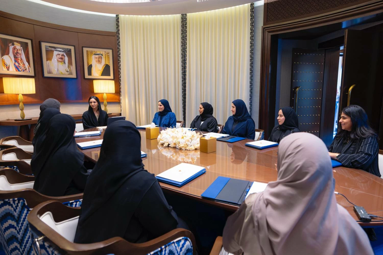 شيمة بنت ناصر تترأس الاجتماع الأول للمبادرات التطوعية الإنسانية