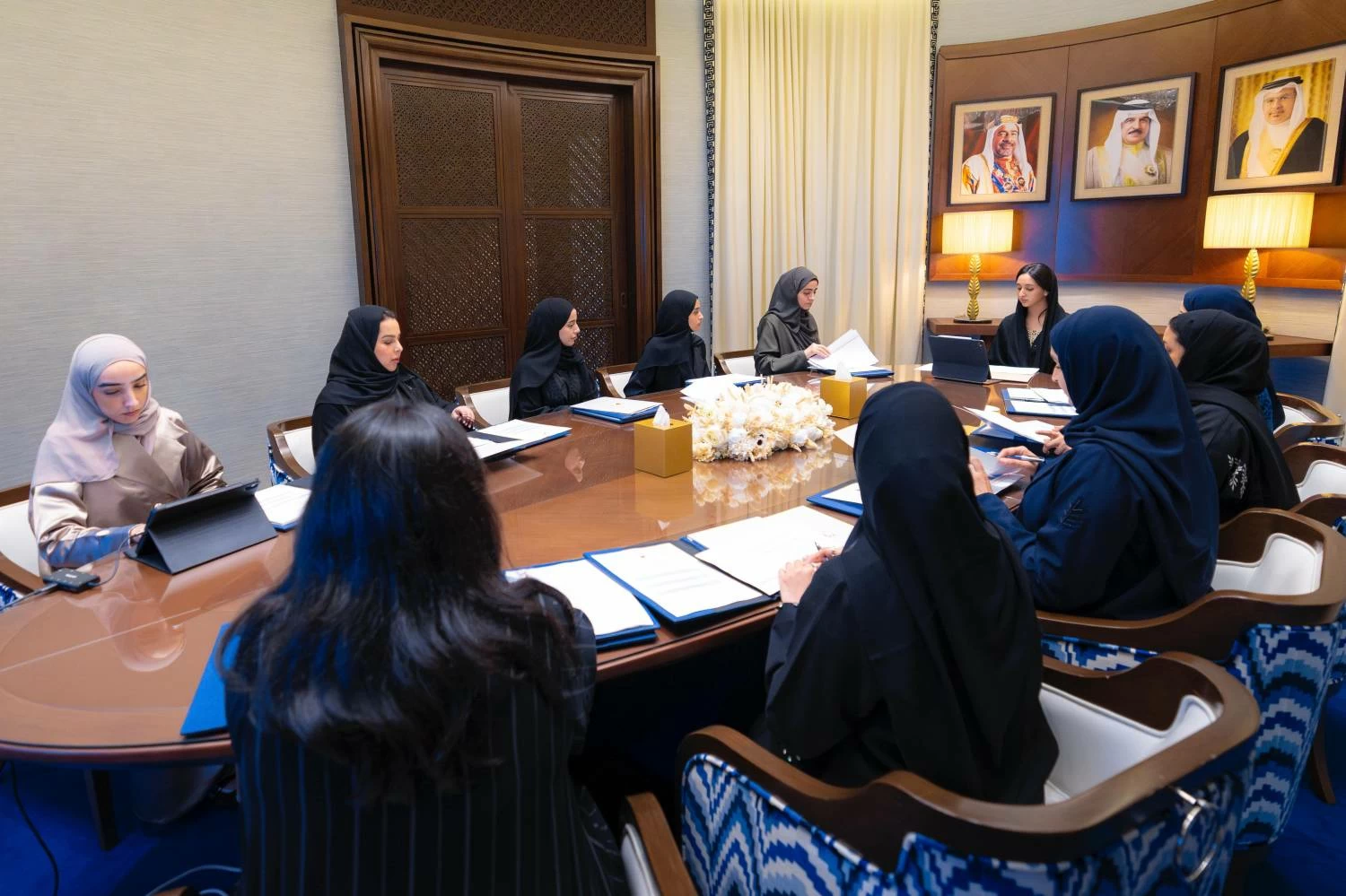 شيمة بنت ناصر تترأس الاجتماع الأول للمبادرات التطوعية الإنسانية