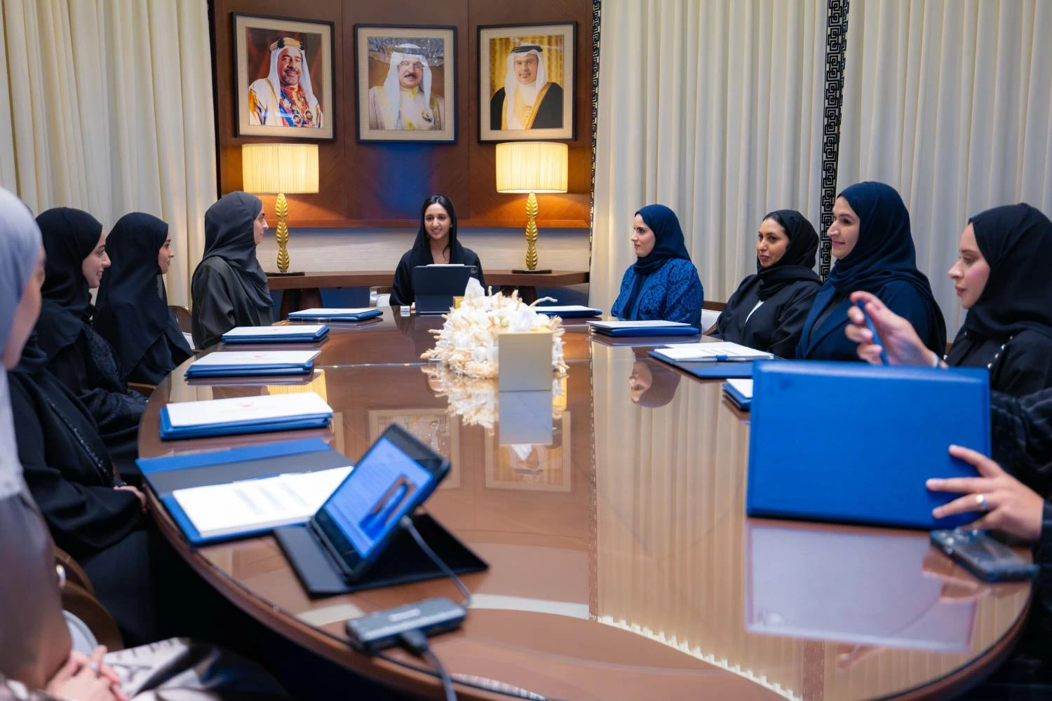 شيمة بنت ناصر تترأس الاجتماع الأول للمبادرات التطوعية الإنسانية