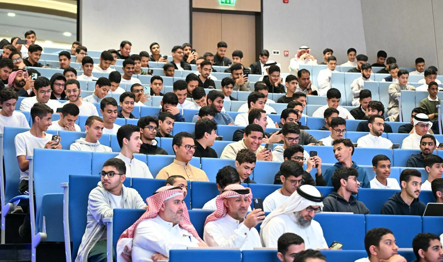 برنامج ولي العهد للمنح الدراسية العالمية يبدأ محاضراته التعريفية لطلبة المدارس