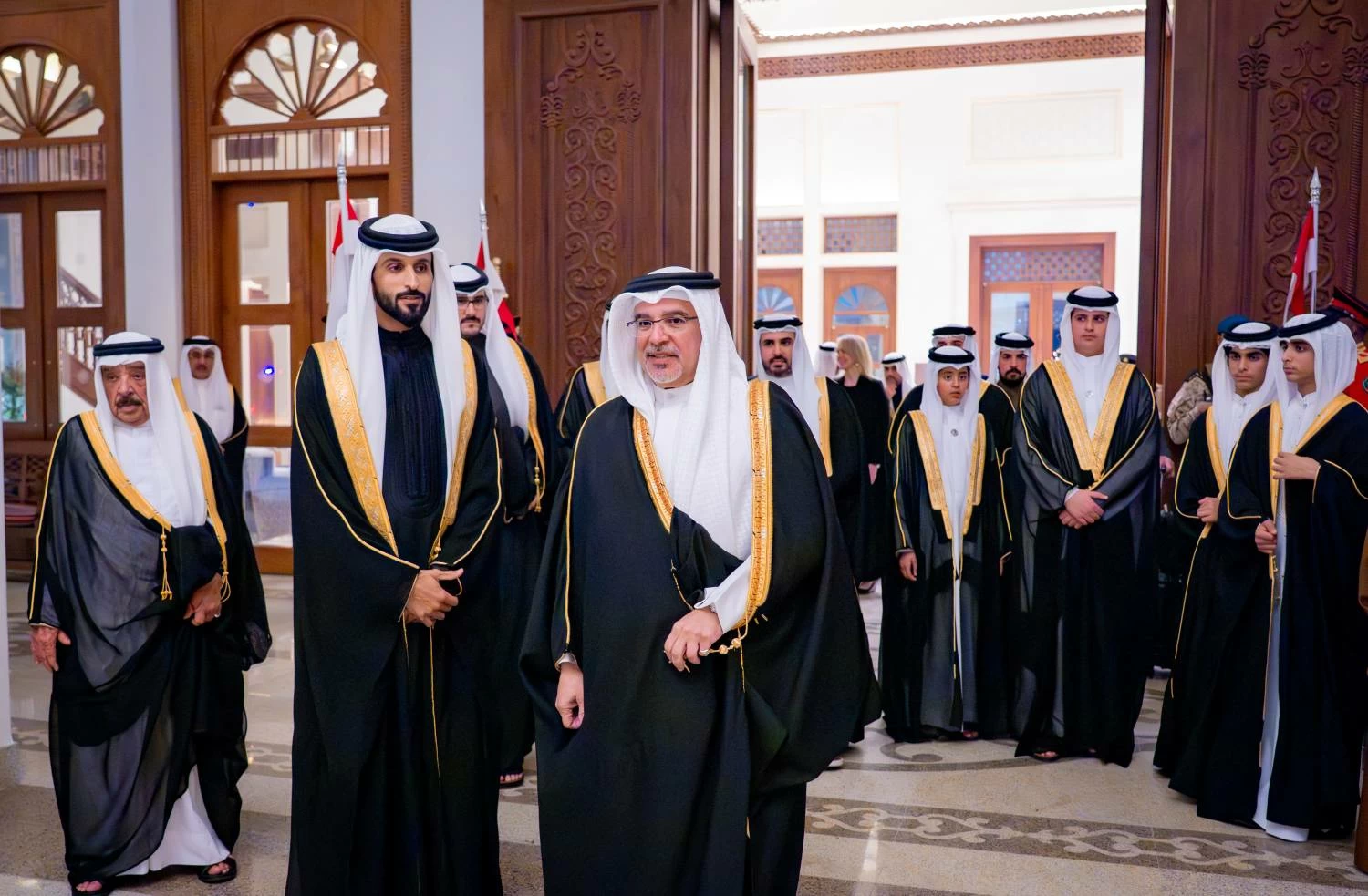 الملك المعظم يعود إلى أرض الوطن بعد مشاركة جلالته في اجتماع مجلس السلام