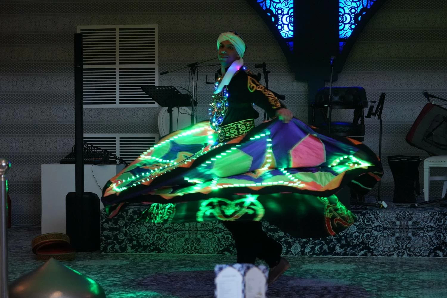 &laquo;يوسف بن أحمد كانو&raquo; تقيم غبقتها الإعلامية في خيمة فندق الخليج الرمضانية