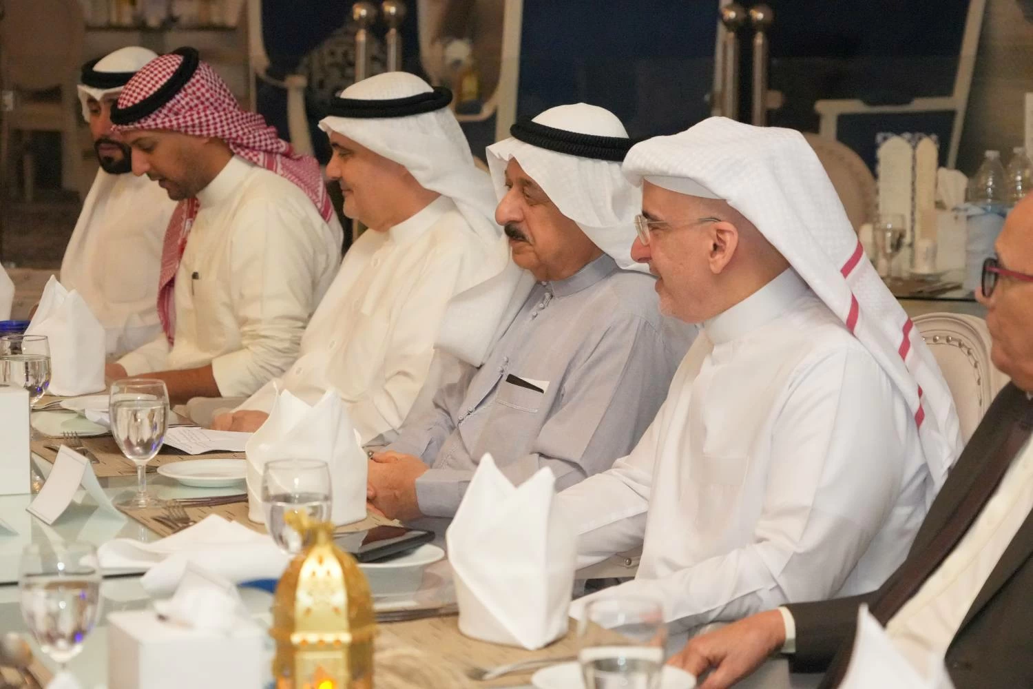 &laquo;يوسف بن أحمد كانو&raquo; تقيم غبقتها الإعلامية في خيمة فندق الخليج الرمضانية