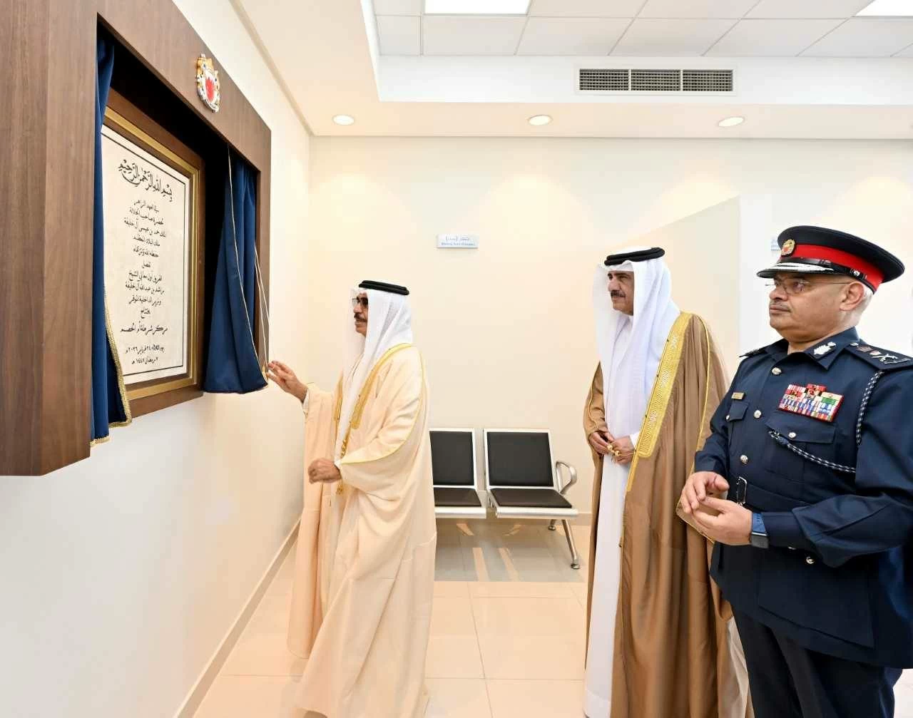 وزير الداخلية يفتتح "شرطة أم الحصم" الجديد متضمناً دوريات أمنية ذكية