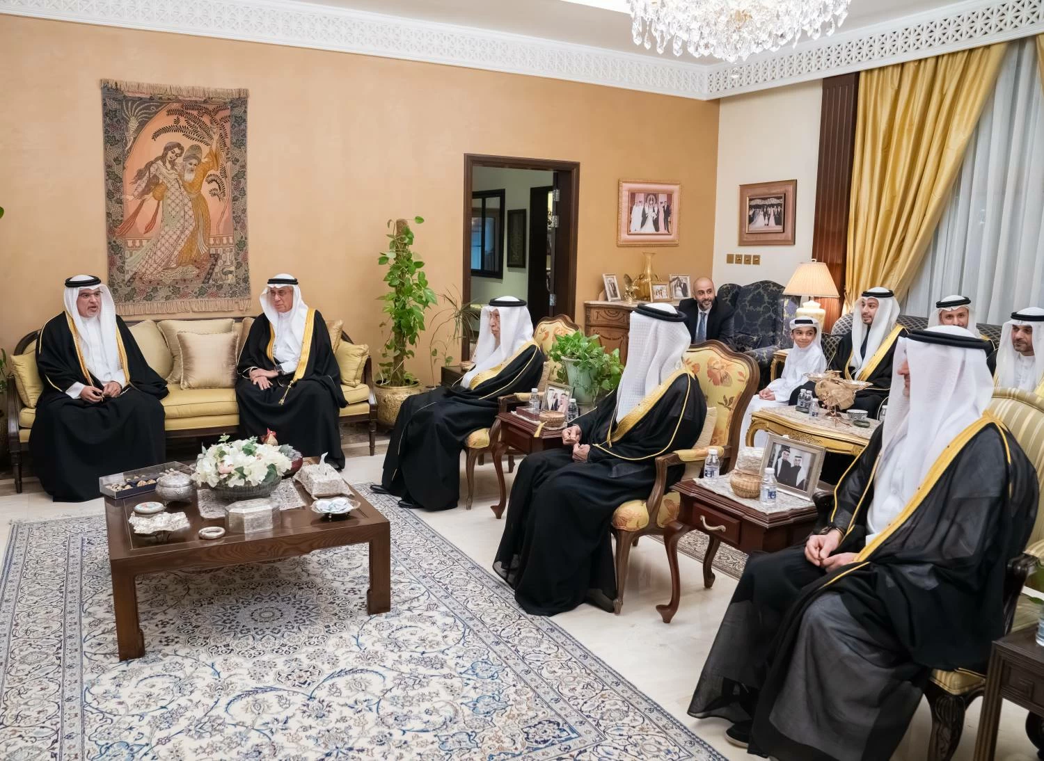 ولي العهد رئيس الوزراء يزور عدد من المجالس الرمضانية