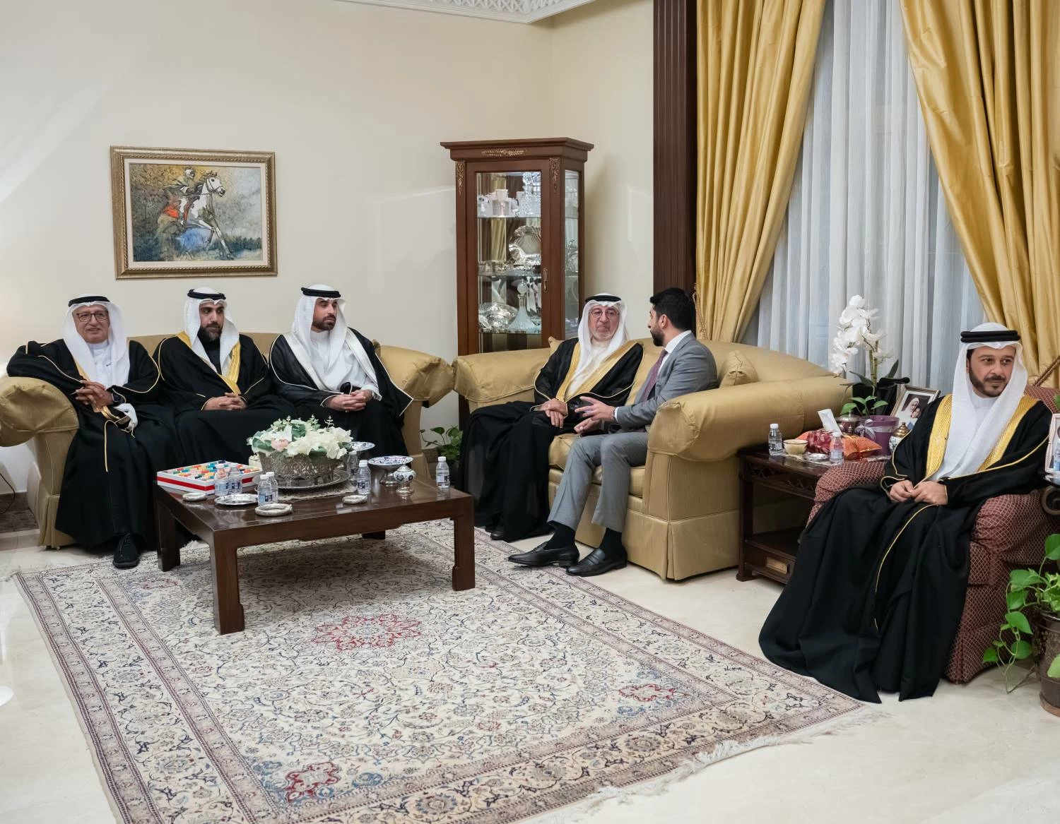 ولي العهد رئيس الوزراء يزور عدد من المجالس الرمضانية