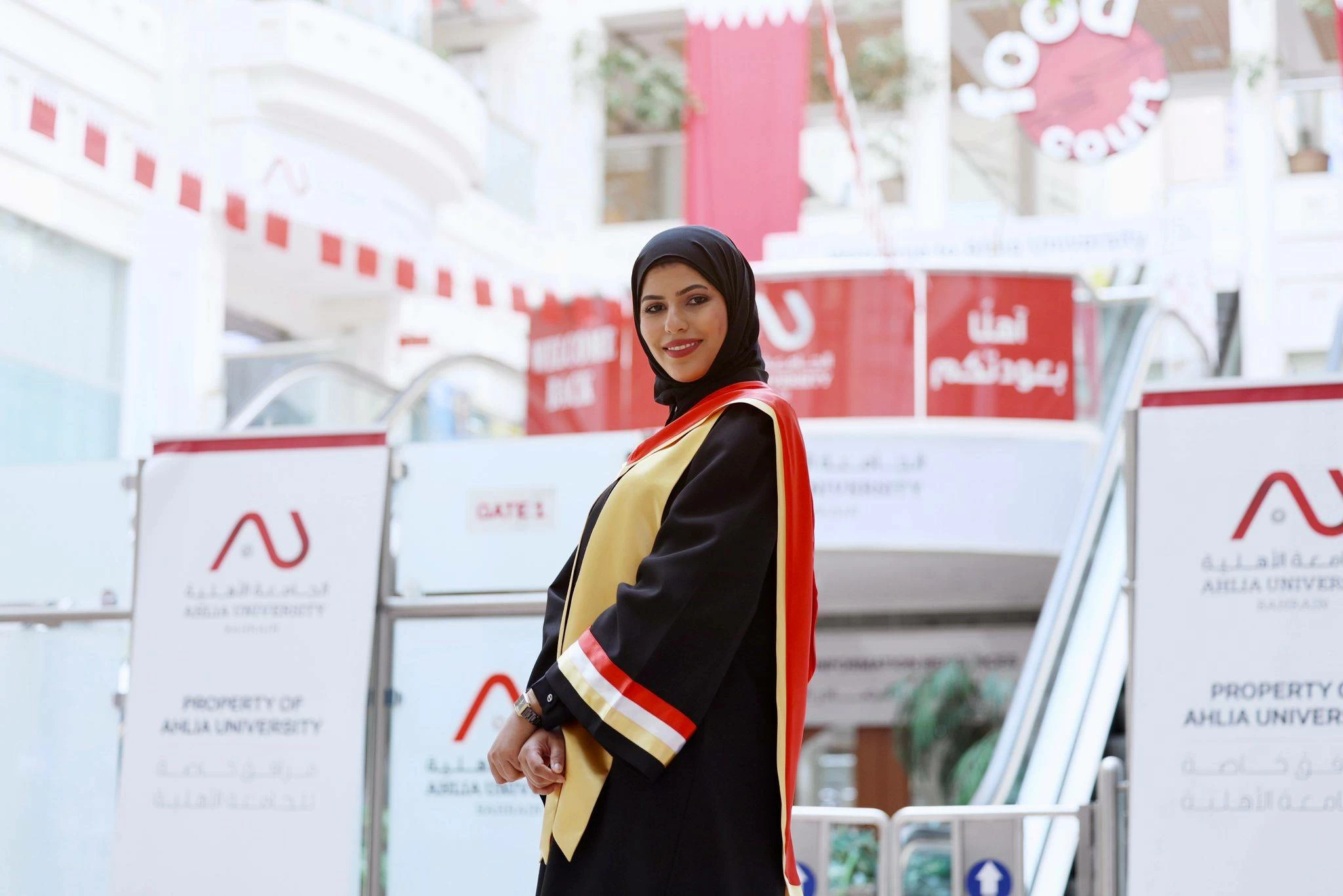 الزميلة حوراء مرهون تنال درجة الماجستير بامتياز مع مرتبة الشرف