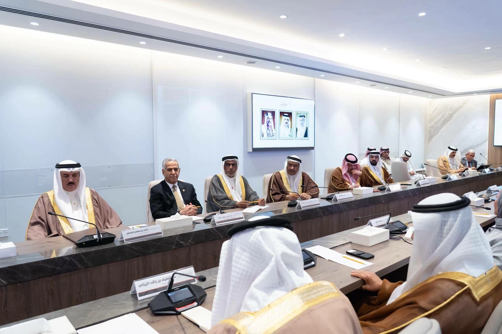 السلطة التشريعية تعقد اجتماعًا مشتركًا مع وزير الخارجية