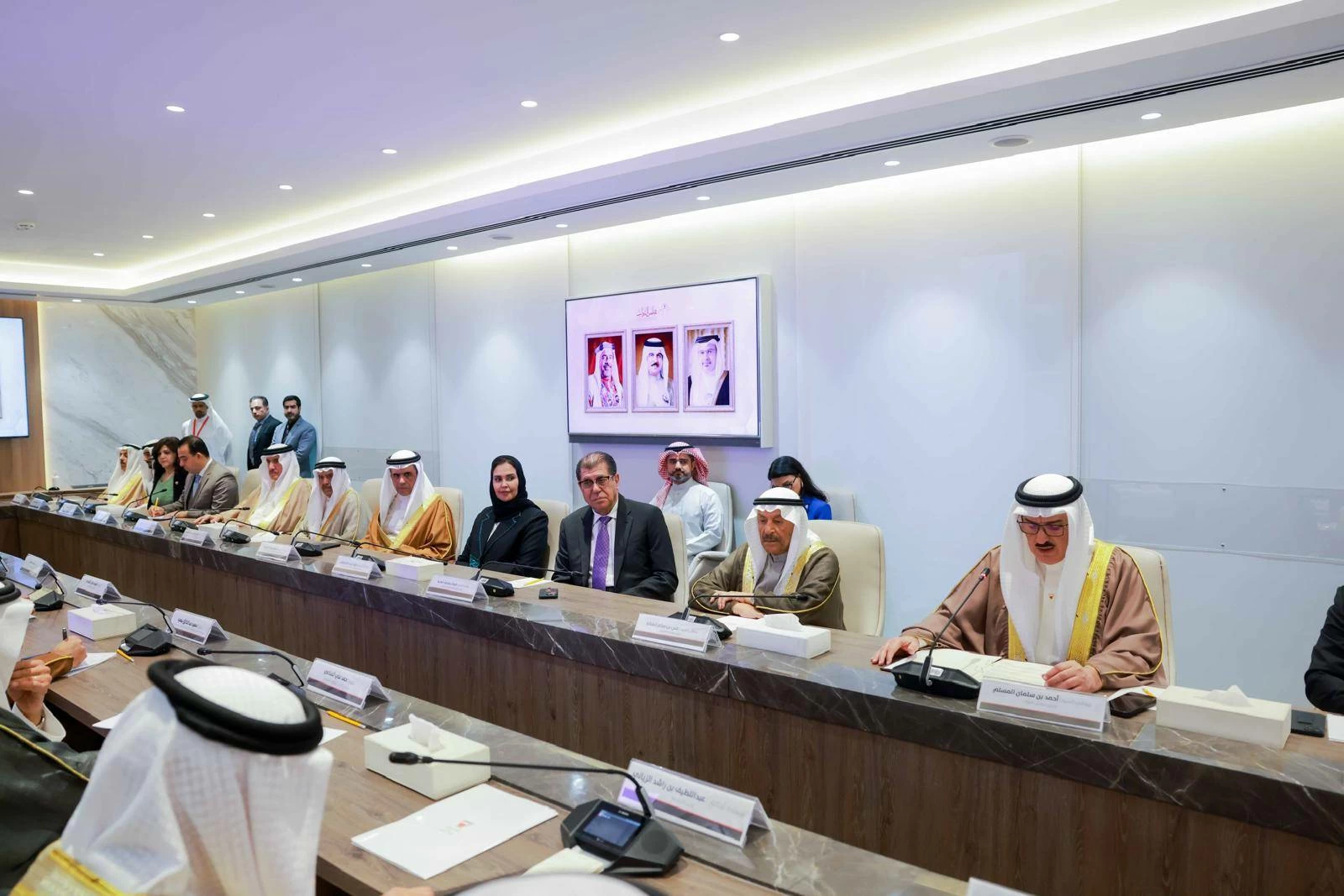 السلطة التشريعية تعقد اجتماعًا مشتركًا مع وزير الخارجية