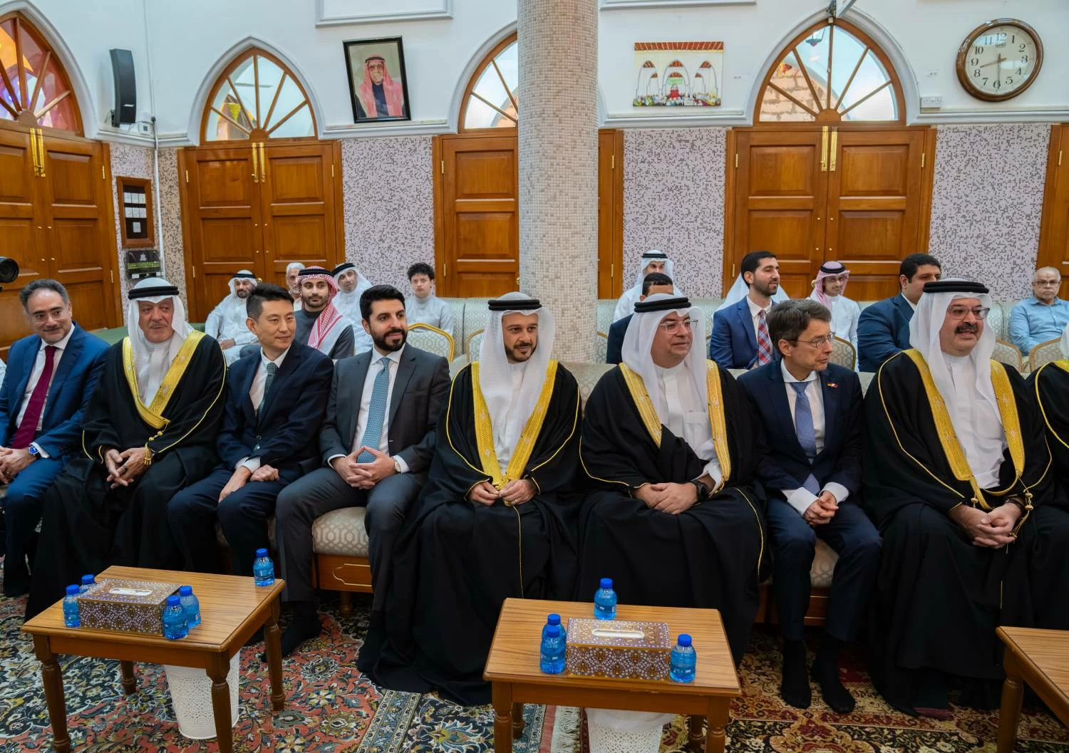 ولي العهد رئيس الوزراء يزور عدداً من المجالس الرمضانية