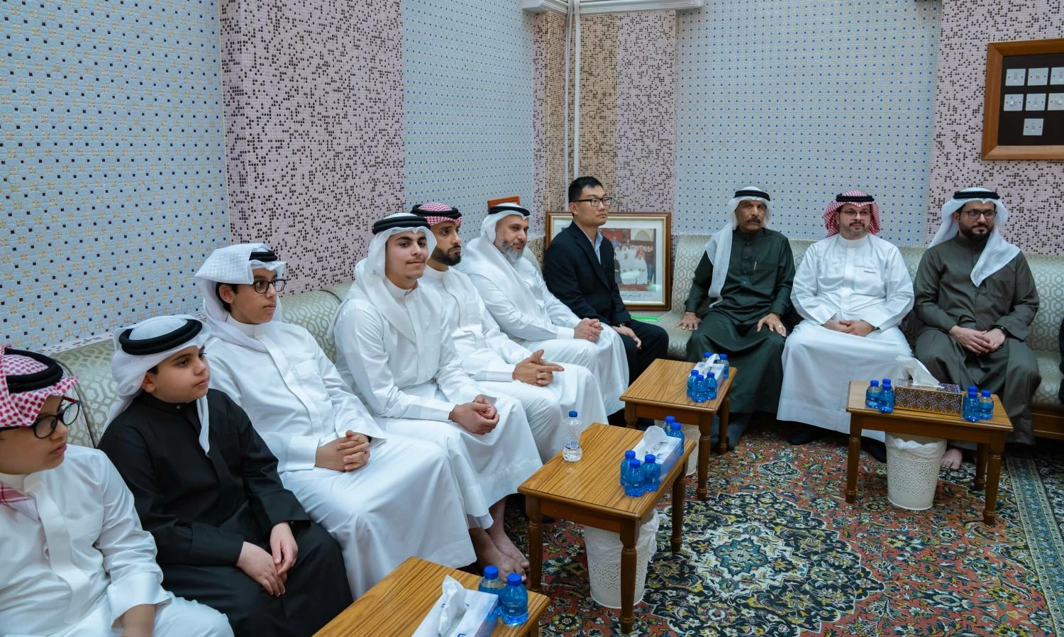 ولي العهد رئيس الوزراء يزور عدداً من المجالس الرمضانية