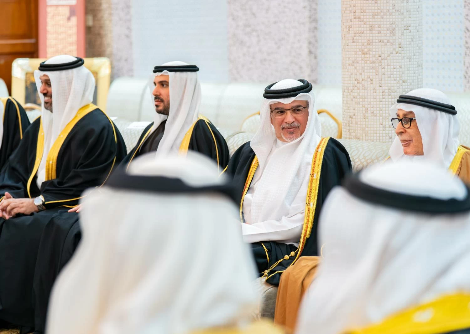 ولي العهد رئيس الوزراء يزور عدداً من المجالس الرمضانية