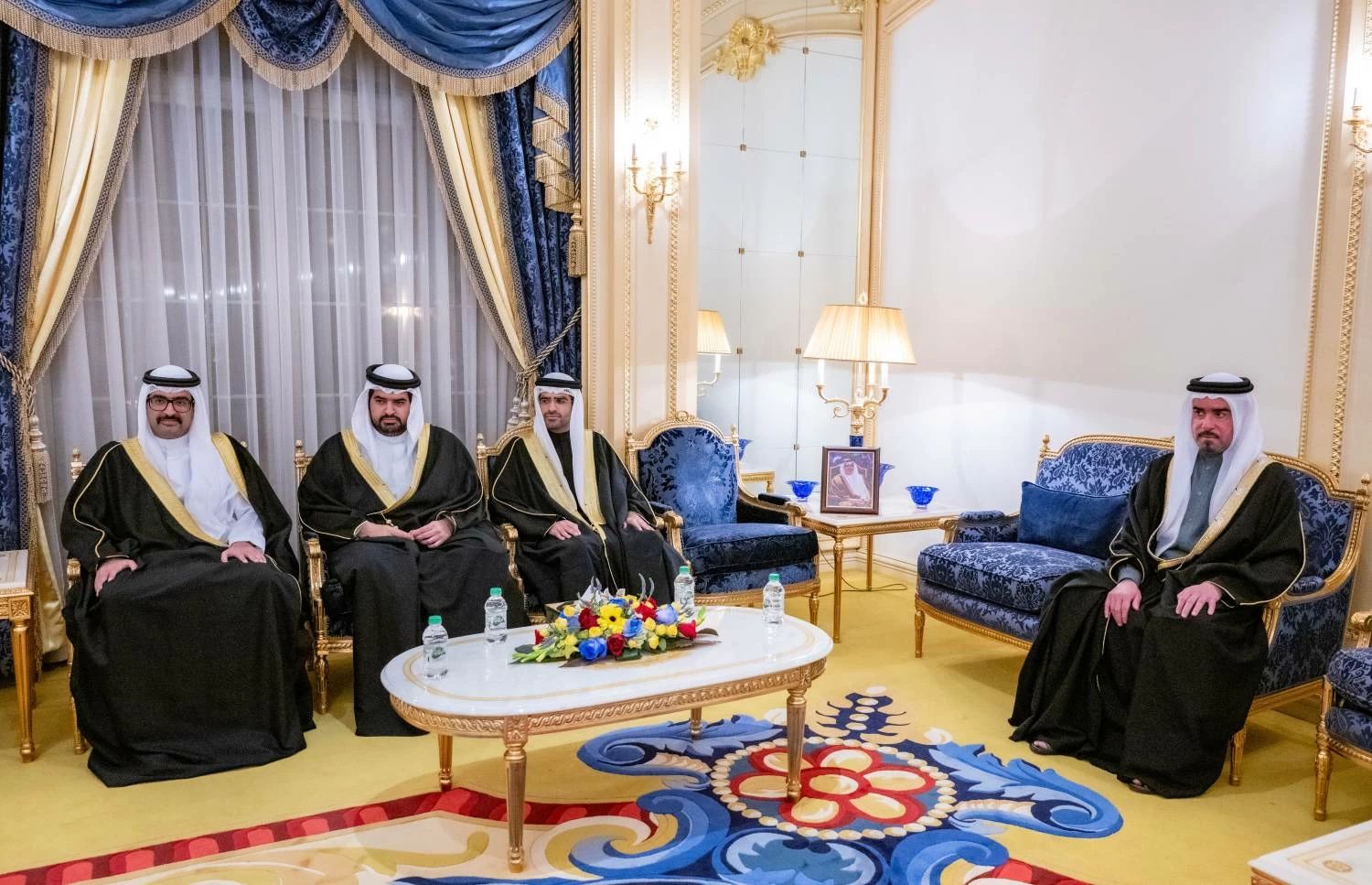 علي بن خليفة يستقبل أفراداً من العائلة المالكة الكريمة ورؤساء بعثات دبلوماسية ومواطنين