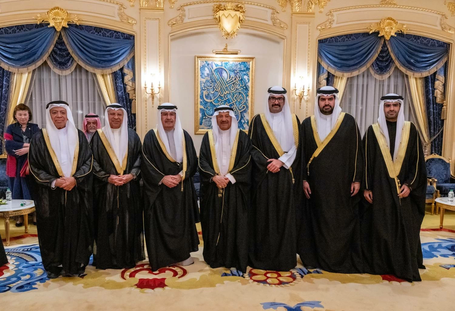 علي بن خليفة يستقبل أفراداً من العائلة المالكة الكريمة ورؤساء بعثات دبلوماسية ومواطنين