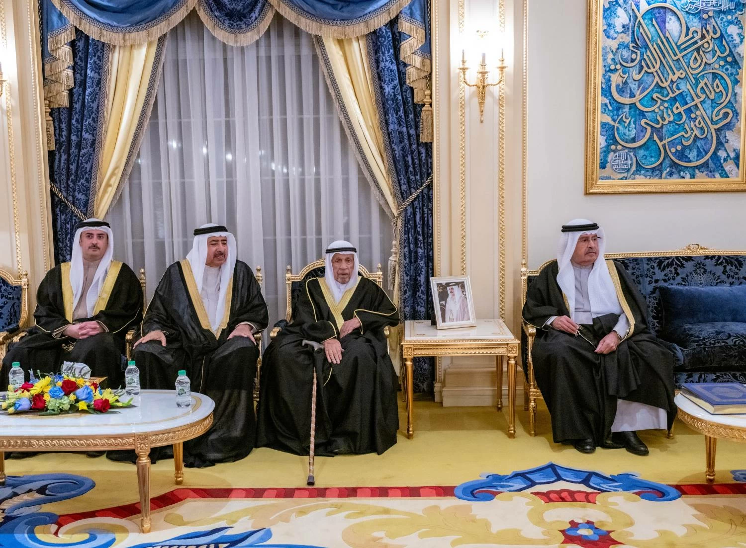 علي بن خليفة يستقبل أفراداً من العائلة المالكة الكريمة ورؤساء بعثات دبلوماسية ومواطنين