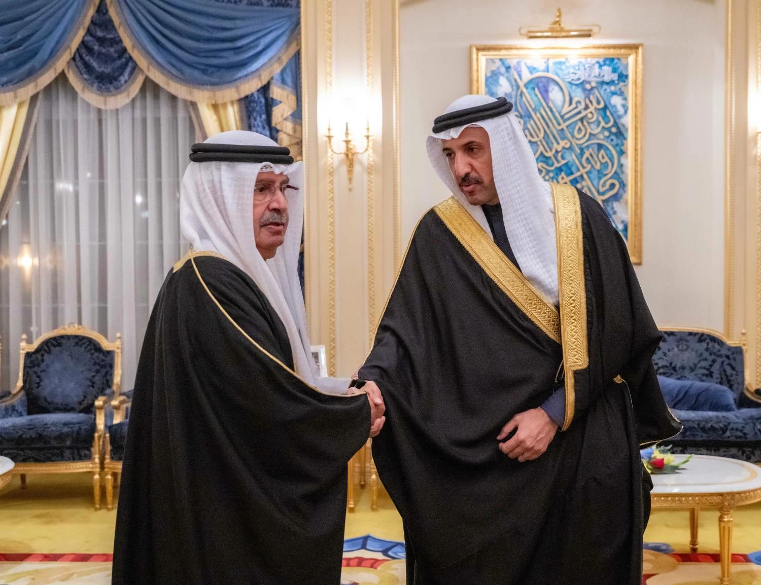 علي بن خليفة يستقبل أفراداً من العائلة المالكة الكريمة ورؤساء بعثات دبلوماسية ومواطنين