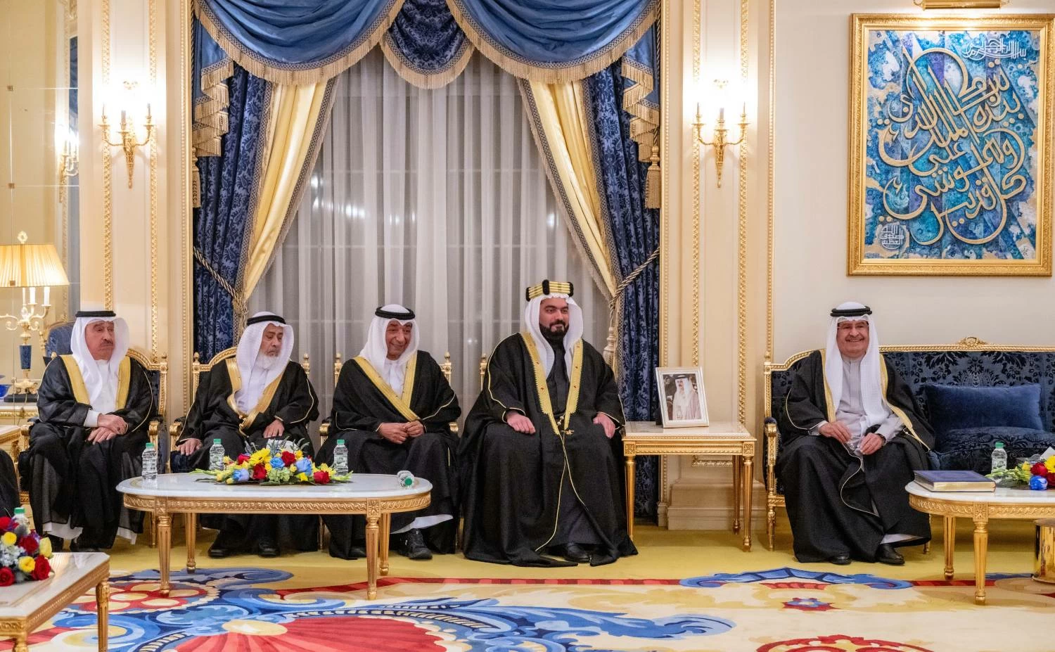 علي بن خليفة يستقبل أفراداً من العائلة المالكة الكريمة ورؤساء بعثات دبلوماسية ومواطنين