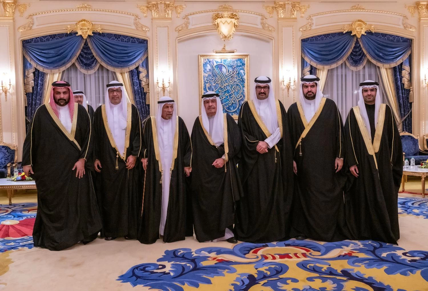 علي بن خليفة يستقبل أفراداً من العائلة المالكة الكريمة ورؤساء بعثات دبلوماسية ومواطنين