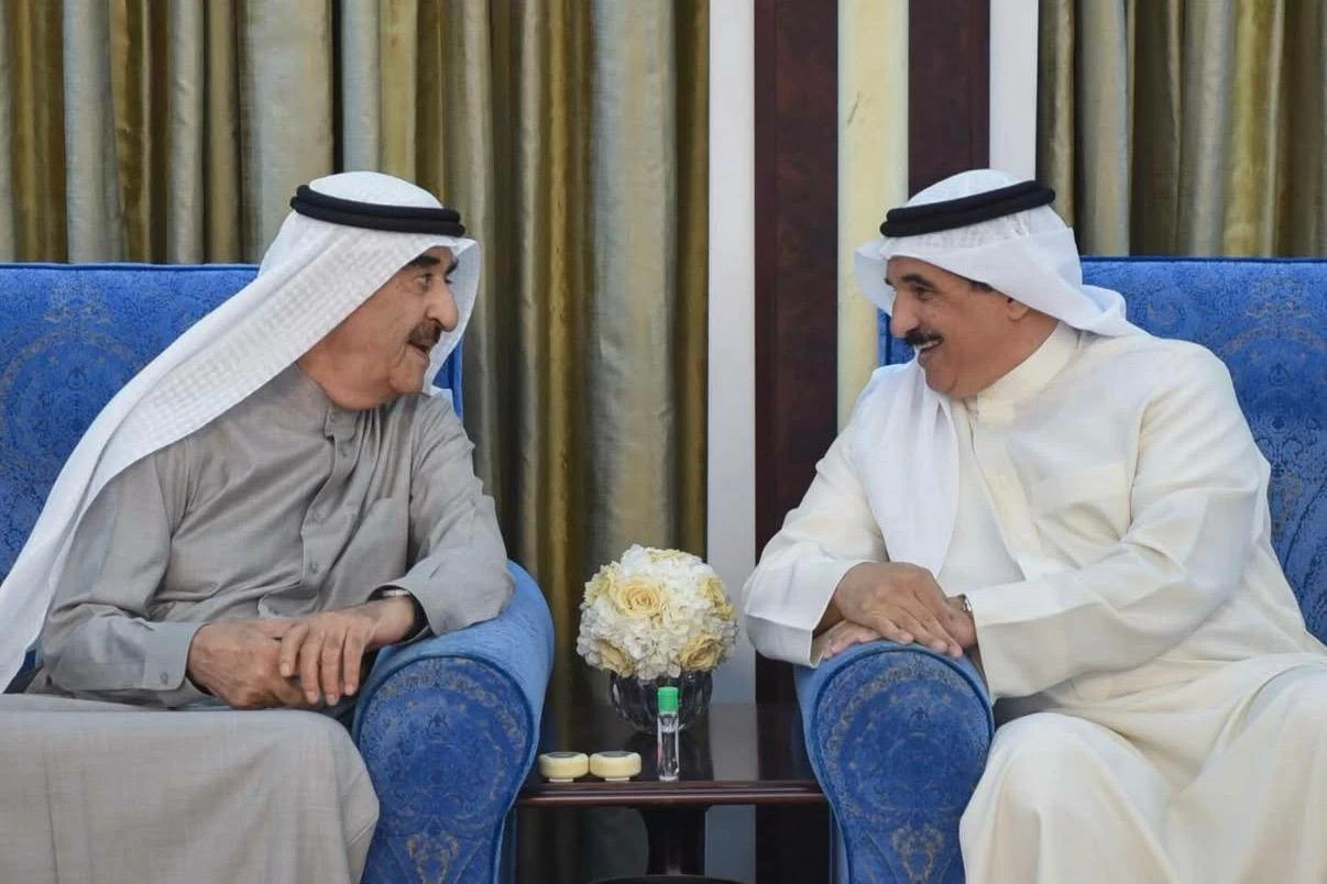 حاكم أم القيوين وولي عهده يستقبلان سفير البحرين لدى الإمارات