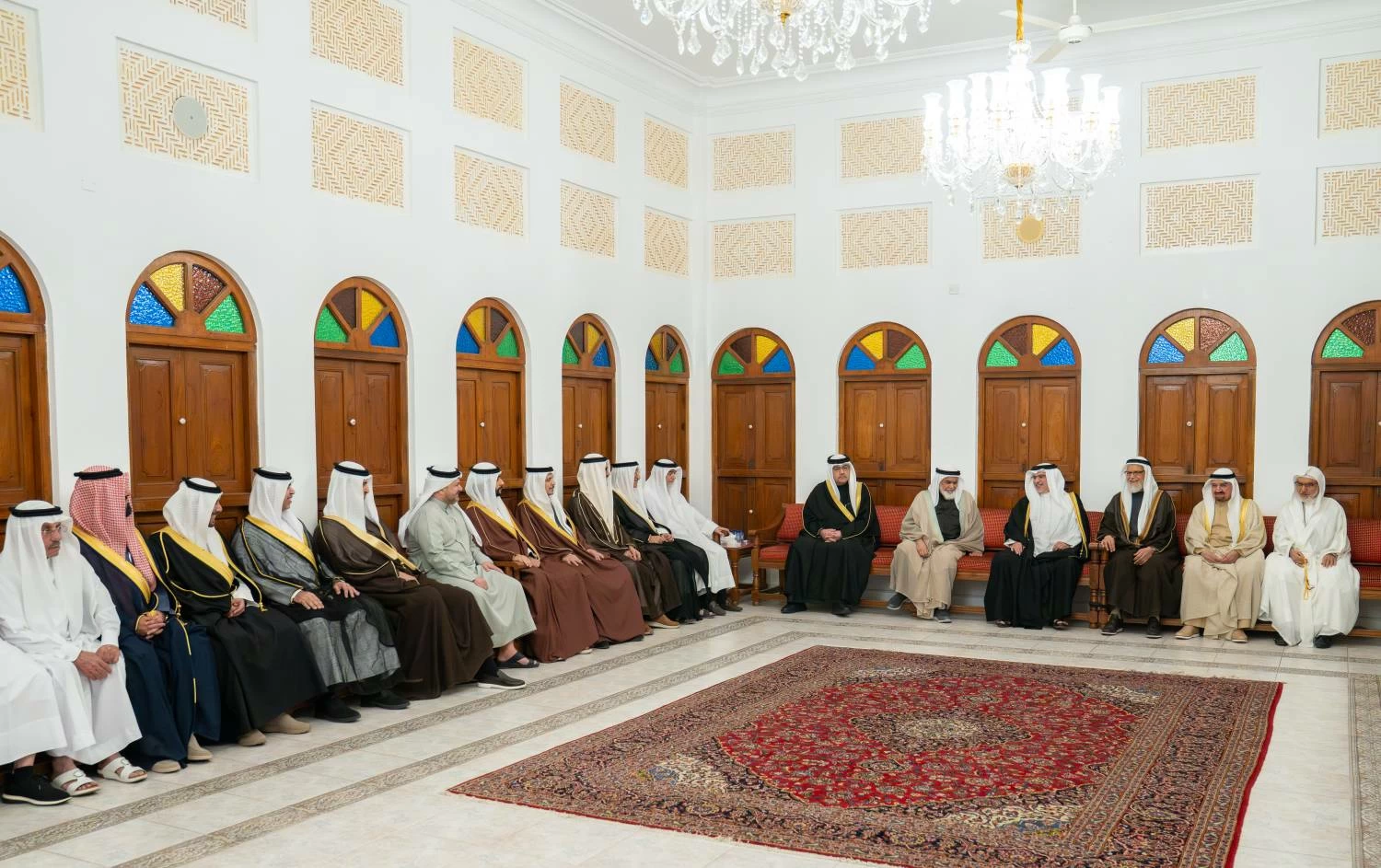 ولي العهد رئيس الوزراء يزور عدد من المجالس الرمضانية