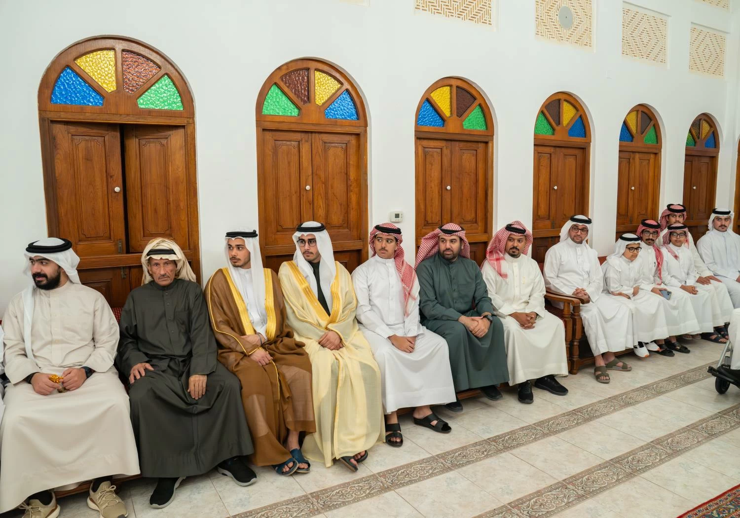 ولي العهد رئيس الوزراء يزور عدد من المجالس الرمضانية