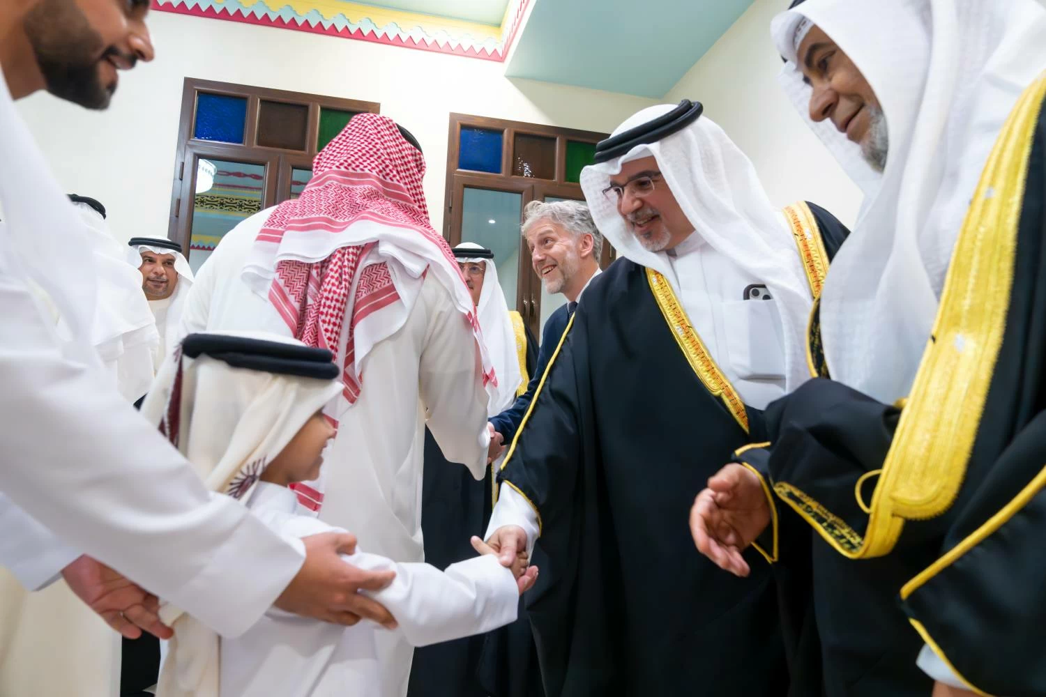 ولي العهد رئيس الوزراء يزور عدد من المجالس الرمضانية