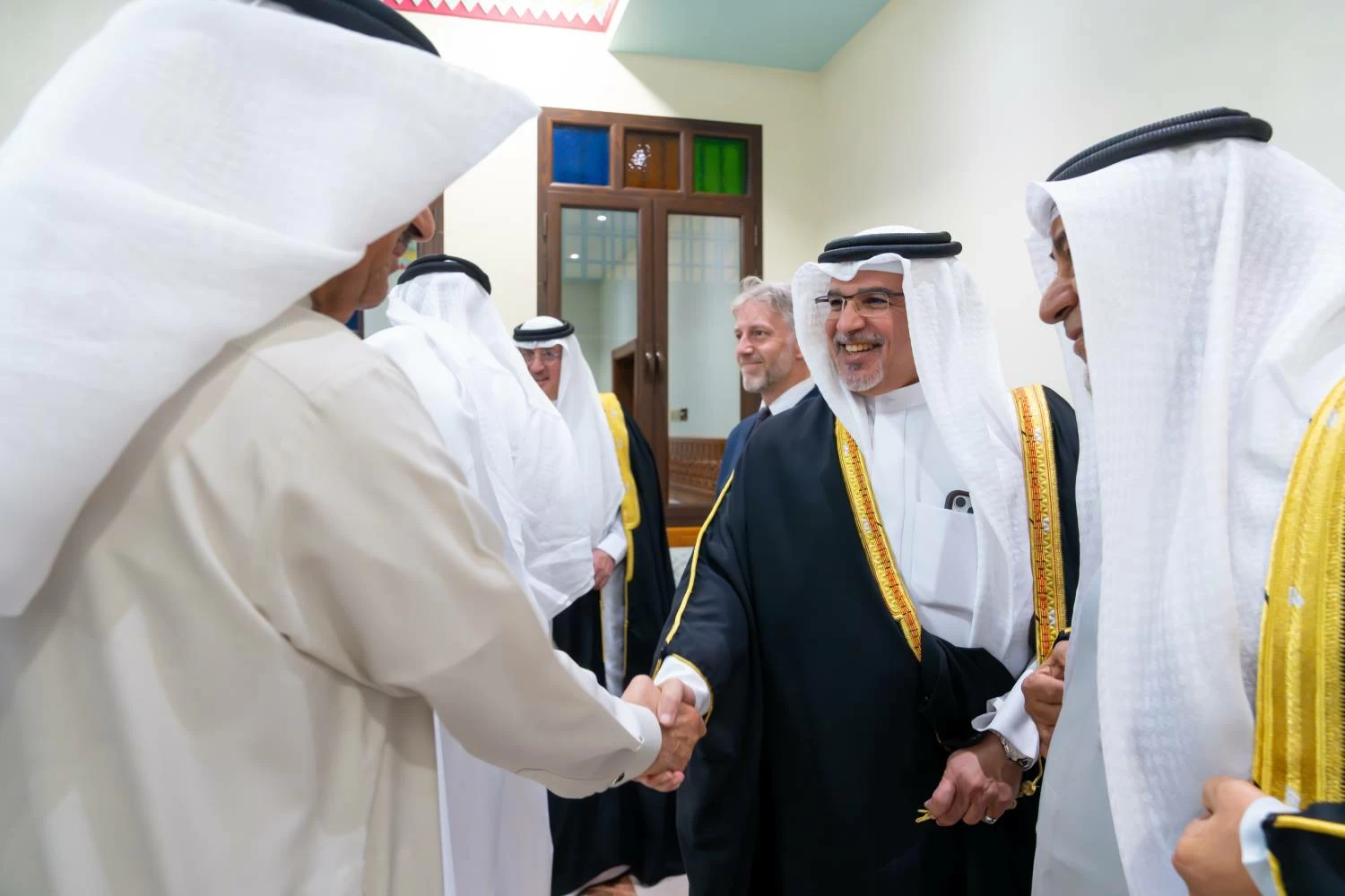 ولي العهد رئيس الوزراء يزور عدد من المجالس الرمضانية