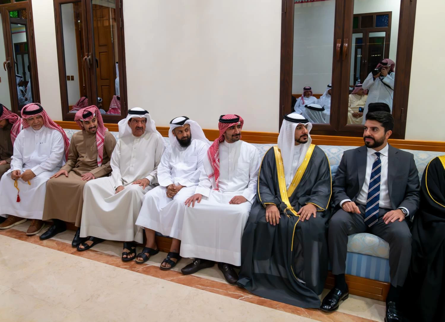 ولي العهد رئيس الوزراء يزور عدد من المجالس الرمضانية