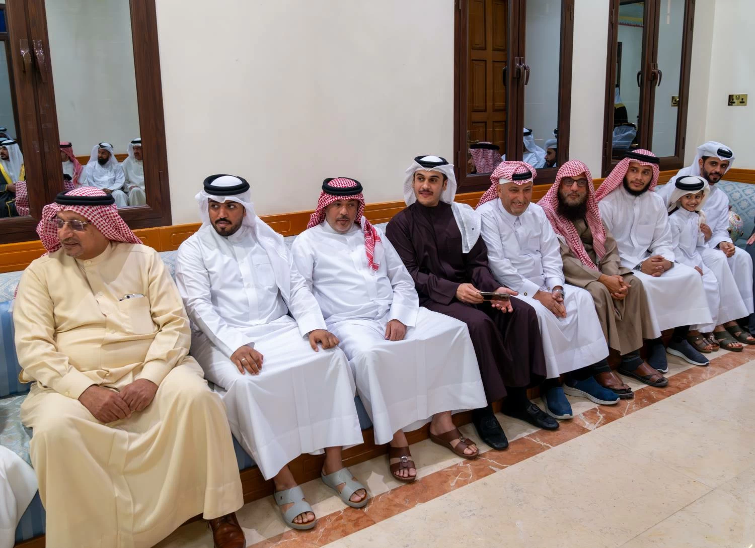 ولي العهد رئيس الوزراء يزور عدد من المجالس الرمضانية