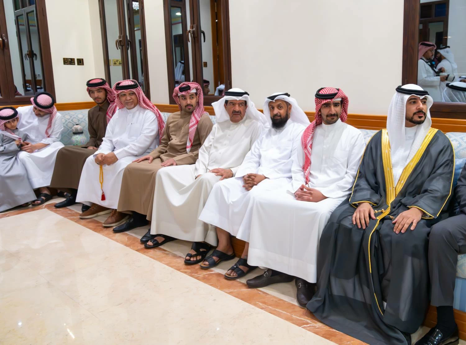 ولي العهد رئيس الوزراء يزور عدد من المجالس الرمضانية