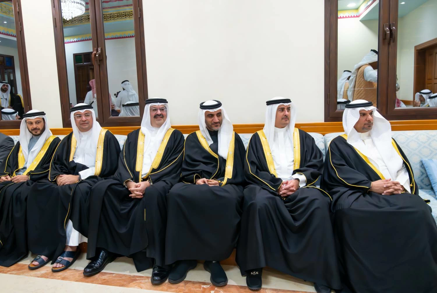 ولي العهد رئيس الوزراء يزور عدد من المجالس الرمضانية