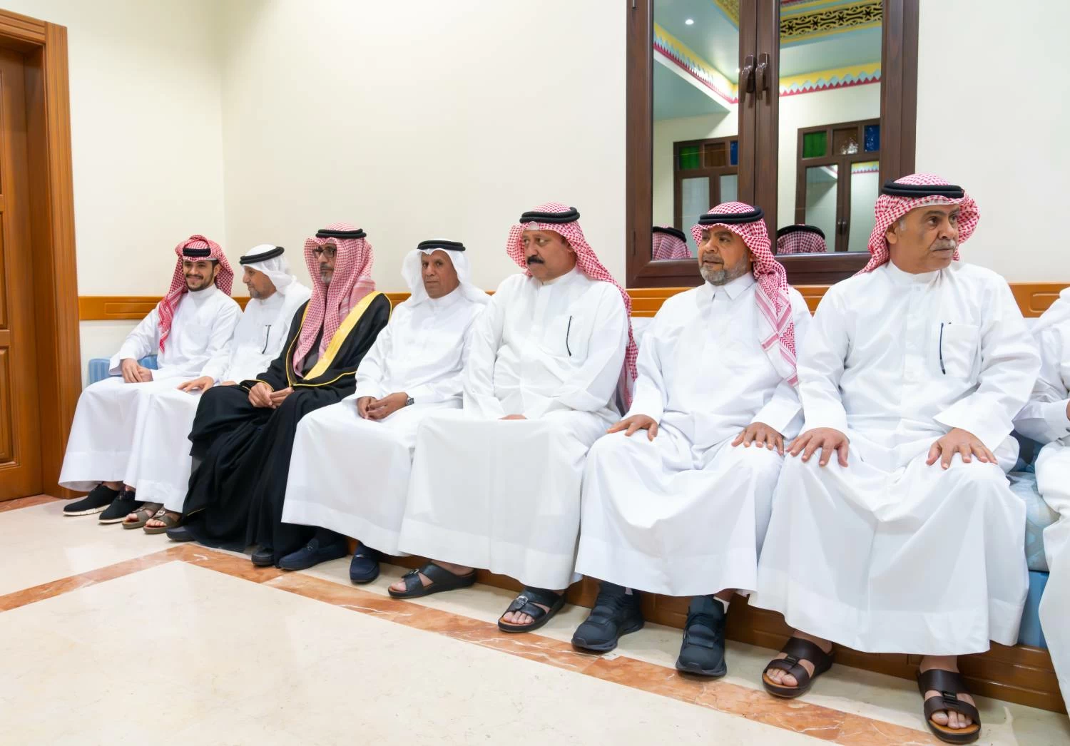 ولي العهد رئيس الوزراء يزور عدد من المجالس الرمضانية